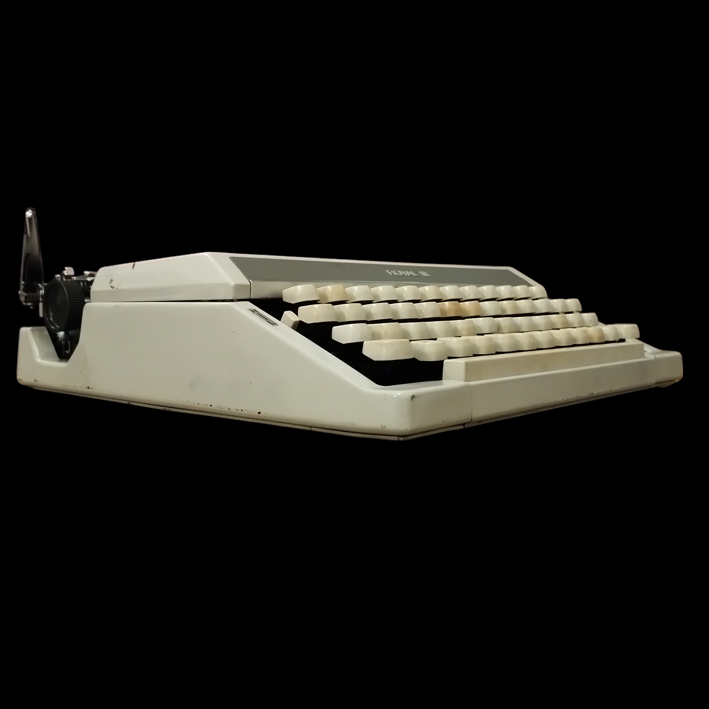 Image of Royal 200 Typewriter from universaltypewritercompany.in