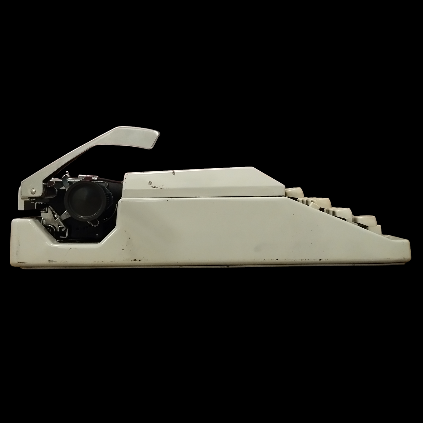 Image of Royal 200 Typewriter from universaltypewritercompany.in