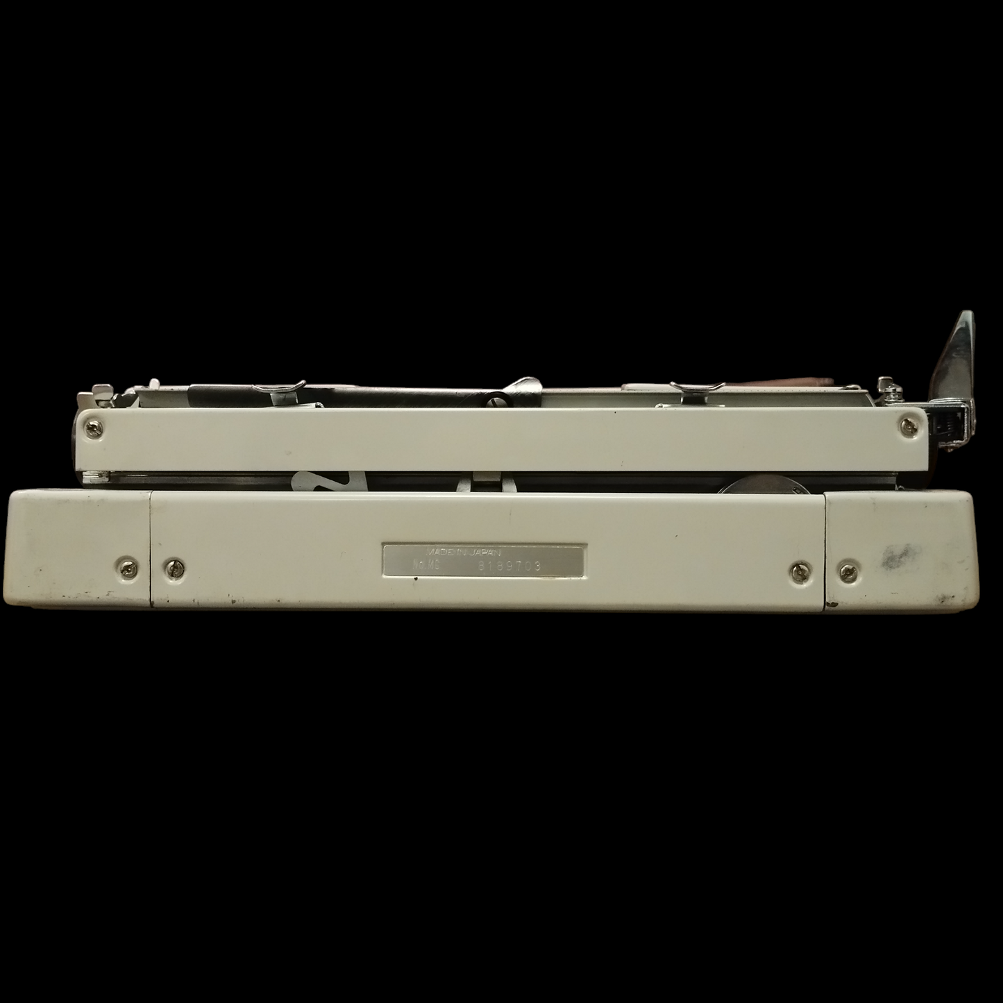 Image of Royal 200 Typewriter from universaltypewritercompany.in