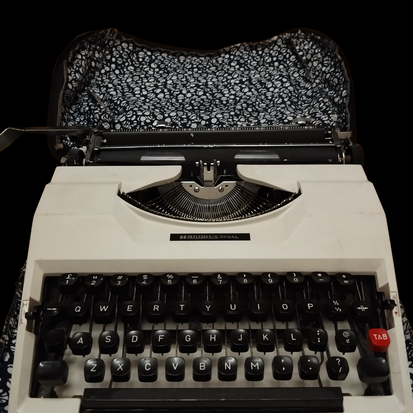Image of Hanimex Regal Typewriter. Available from universaltypewritercompany.in