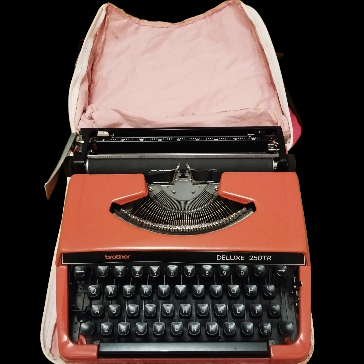 Image of Brother Deluxe 250TR Typewriter. Available from universaltypewritercompany.in
