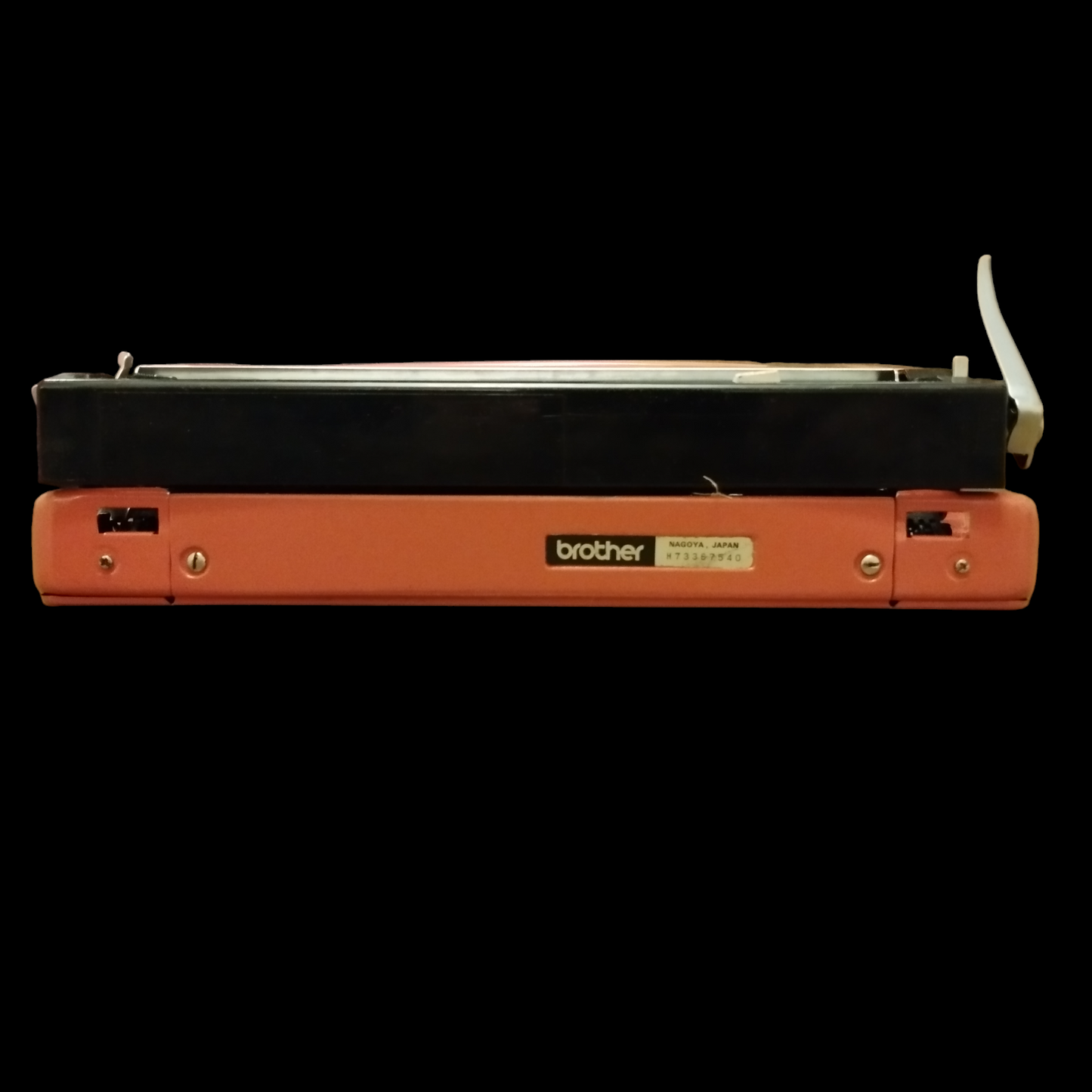Image of Brother Deluxe 250TR Typewriter. Available from universaltypewritercompany.in