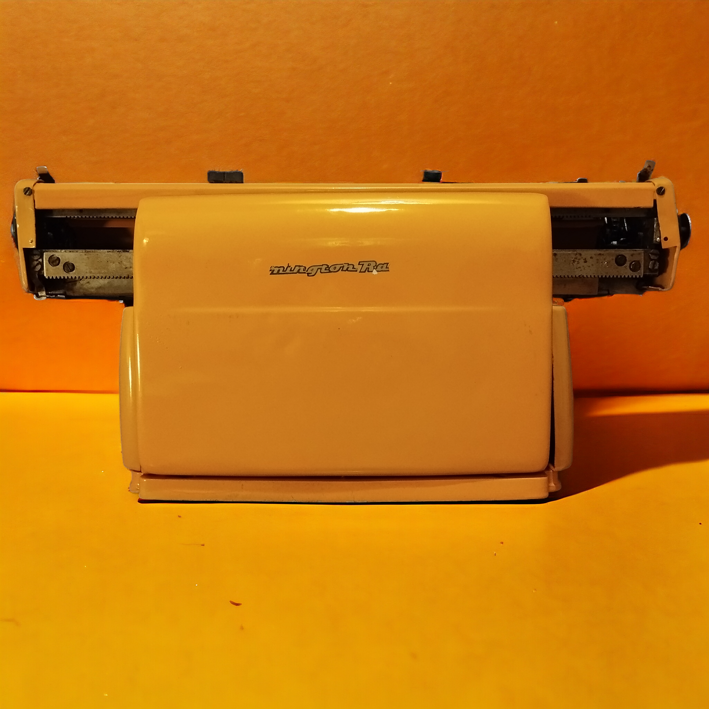 Image of Remington Desktop Typewriter. Available from universaltypewritercompany.in