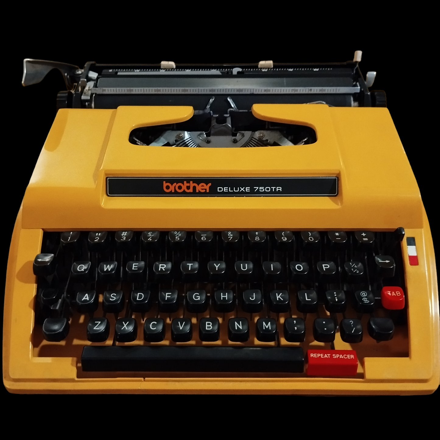 Image of Brother DELUXE 750TR Typewriter. Available from universaltypewritercompany.in