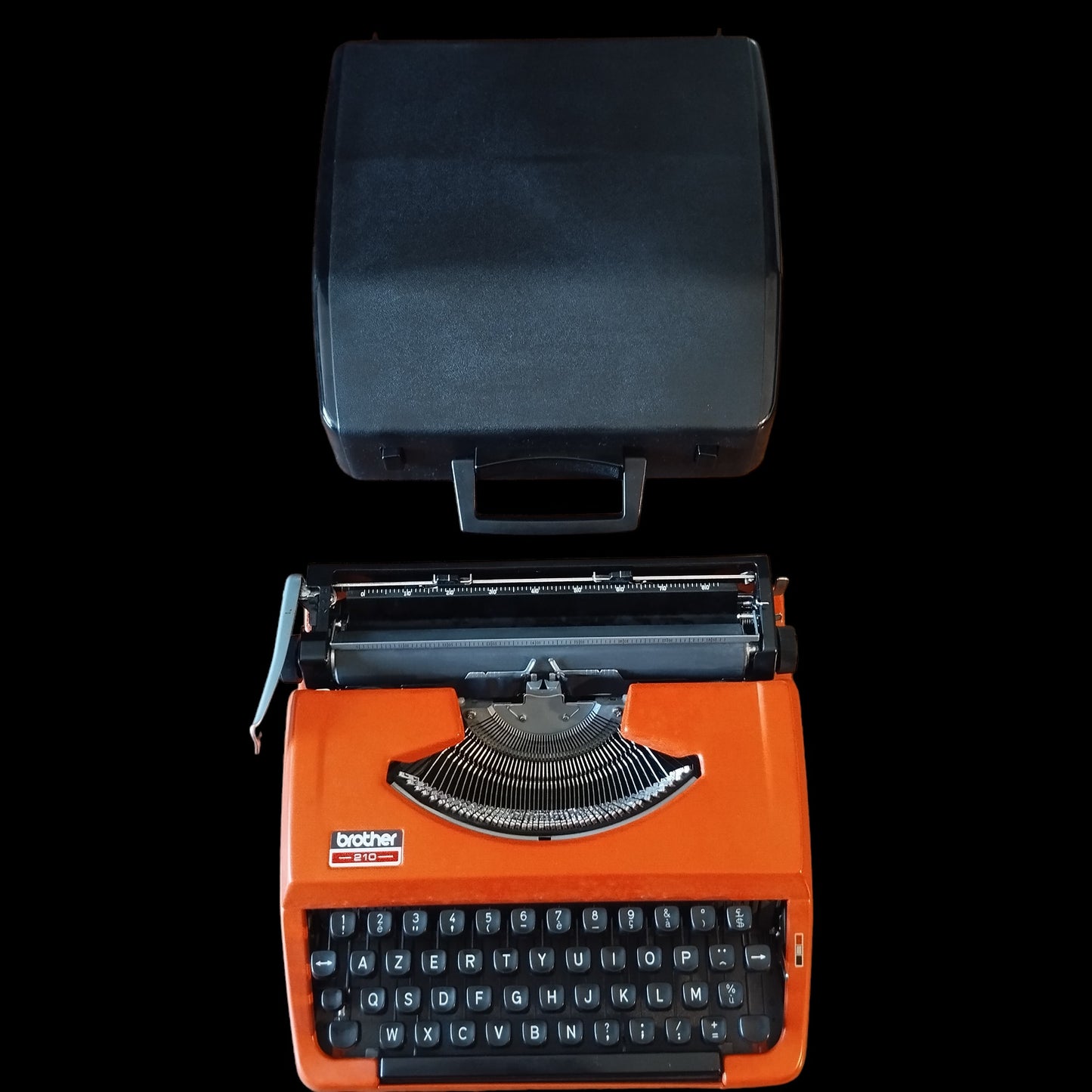 Image of Brother 810 AZERTY Keyboard Typewriter. Available from universaltypewritercompany.in