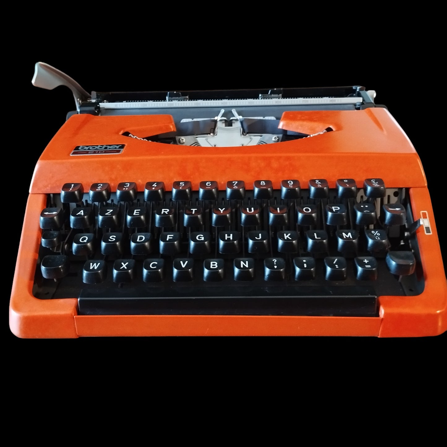 Image of Brother 810 AZERTY Keyboard Typewriter. Available from universaltypewritercompany.in