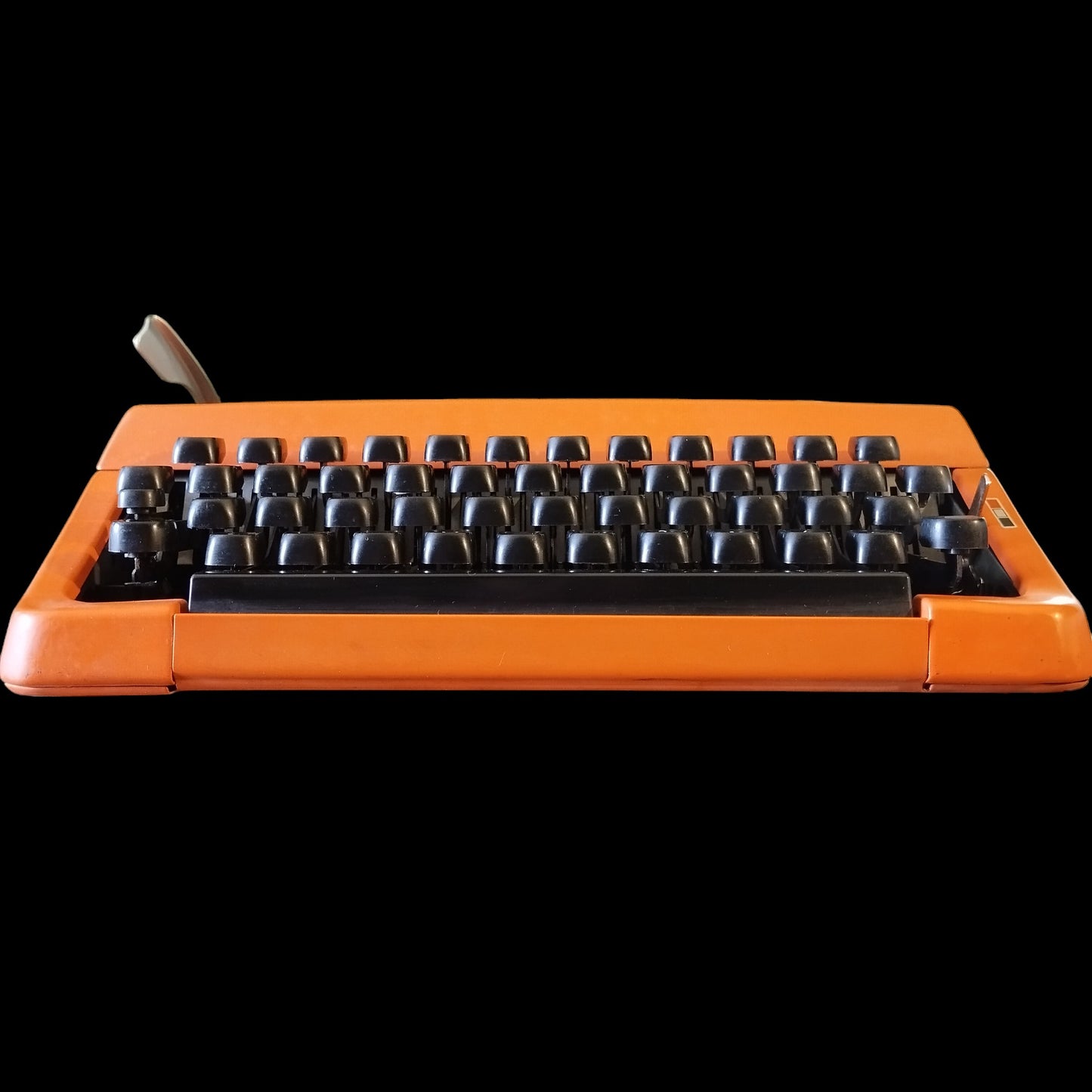 Image of Brother 810 AZERTY Keyboard Typewriter. Available from universaltypewritercompany.in