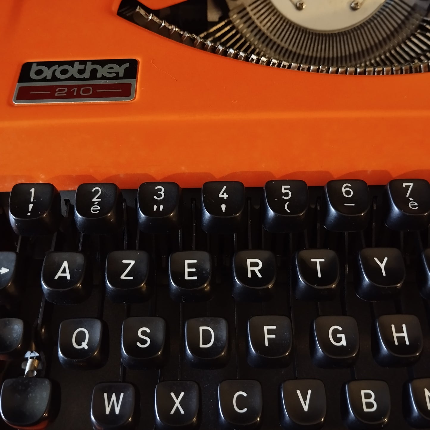 Image of Brother 810 AZERTY Keyboard Typewriter. Available from universaltypewritercompany.in