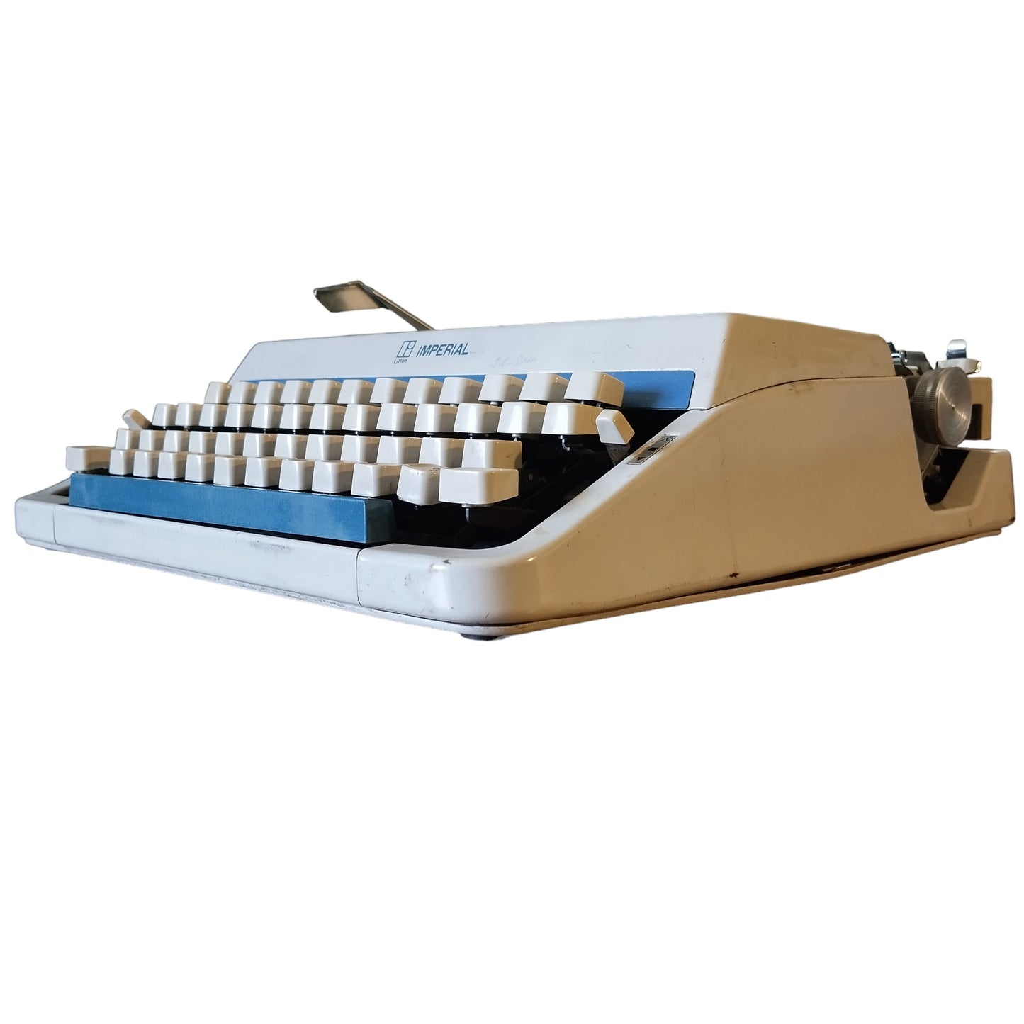 Image of Imperial 202 Typewriter from universaltypewritercompany.in
