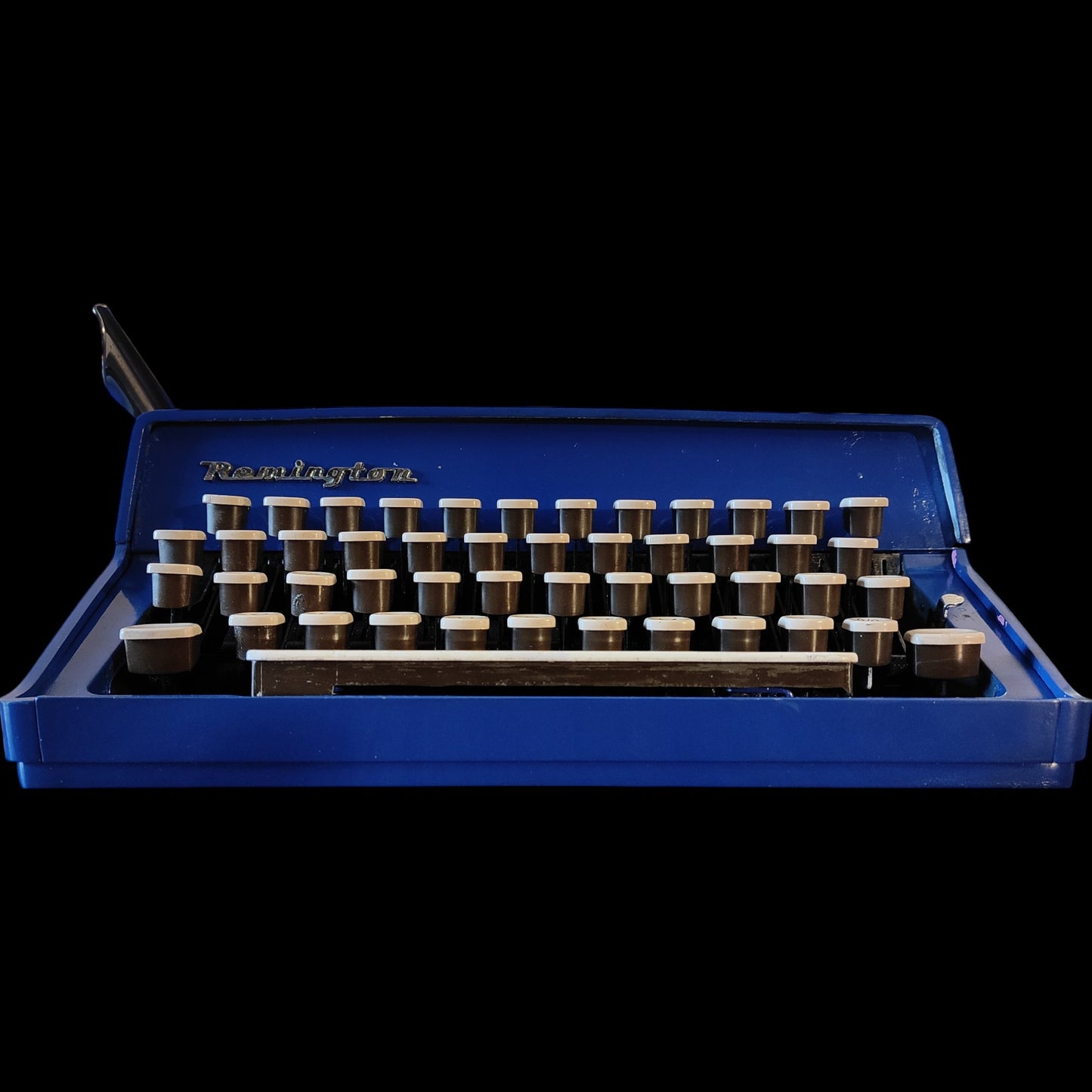 Image of Remington Monarch Typewriter. Available from universaltypewritercompany.in