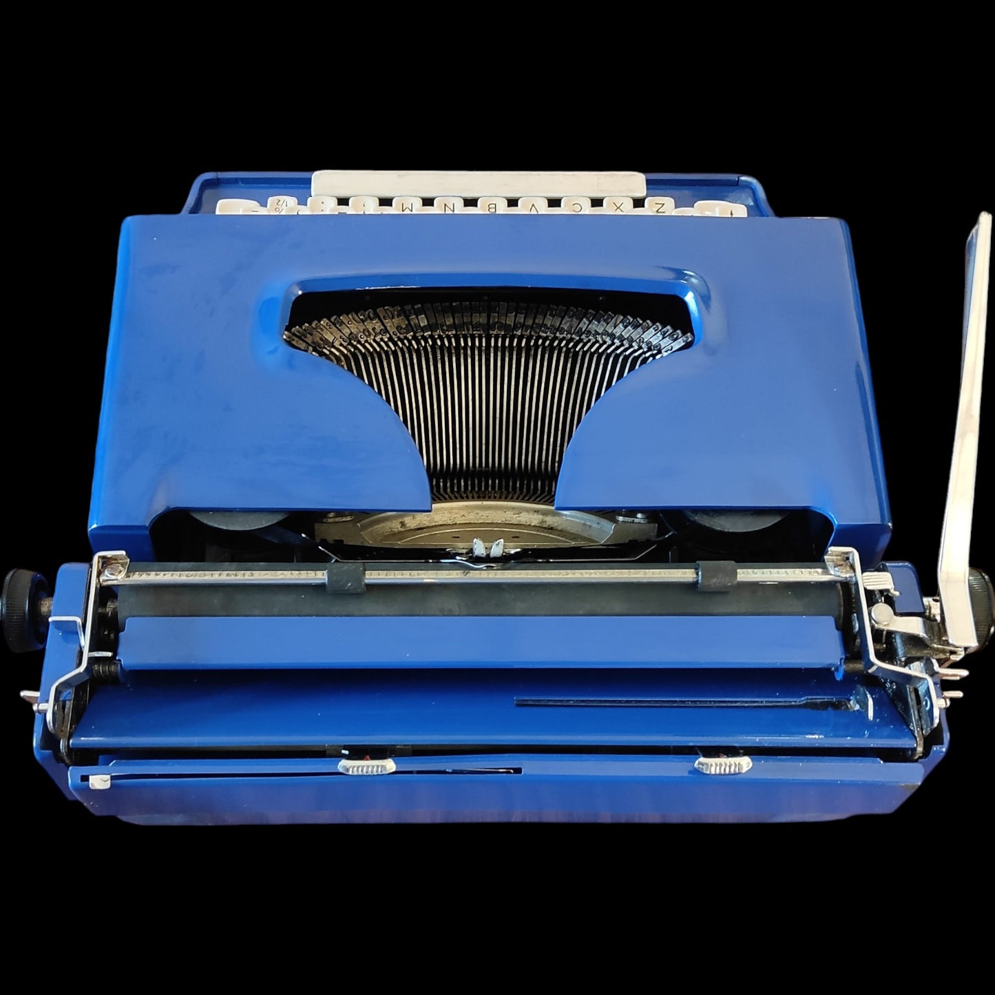 Image of Remington Monarch Typewriter. Available from universaltypewritercompany.in