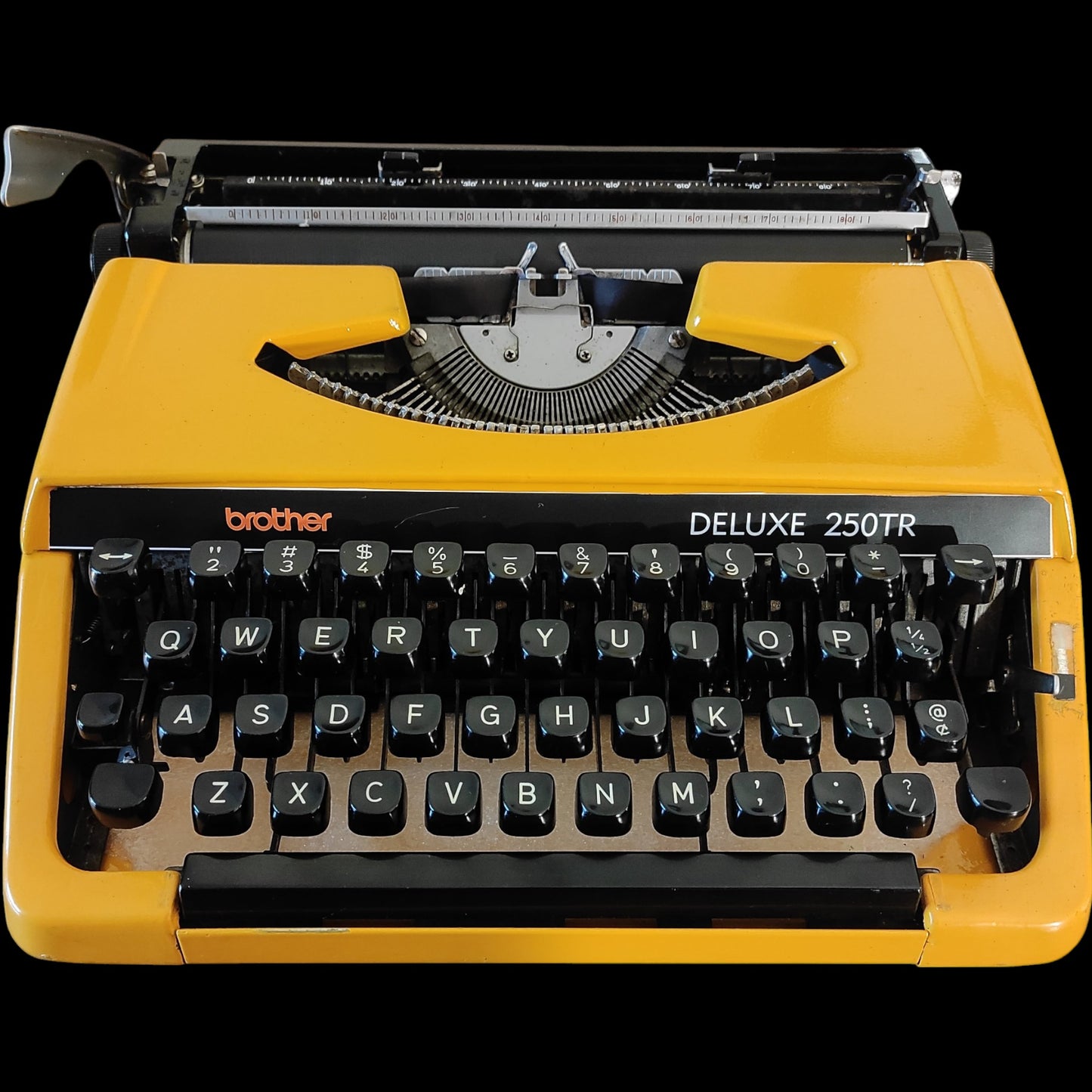 Image of Brother Deluxe 250TR Typewriter. Available from universaltypewritercompany.in