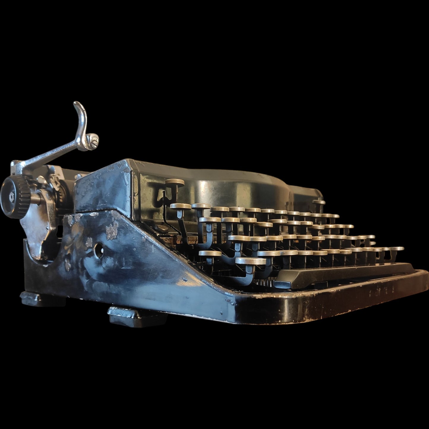 Image of Remington Noiseless Typewriter. Available from universaltypewritercompany.in