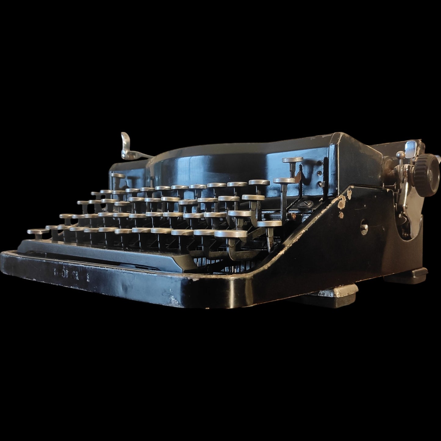 Image of Remington Noiseless Typewriter. Available from universaltypewritercompany.in