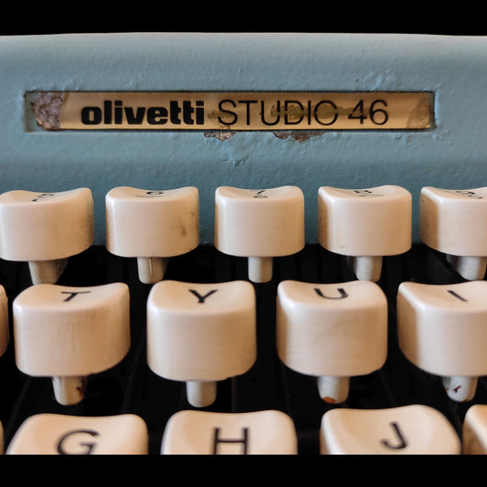 Image of Olivetti Studio 46 Typewriter. Available from universaltypewritercompany.in