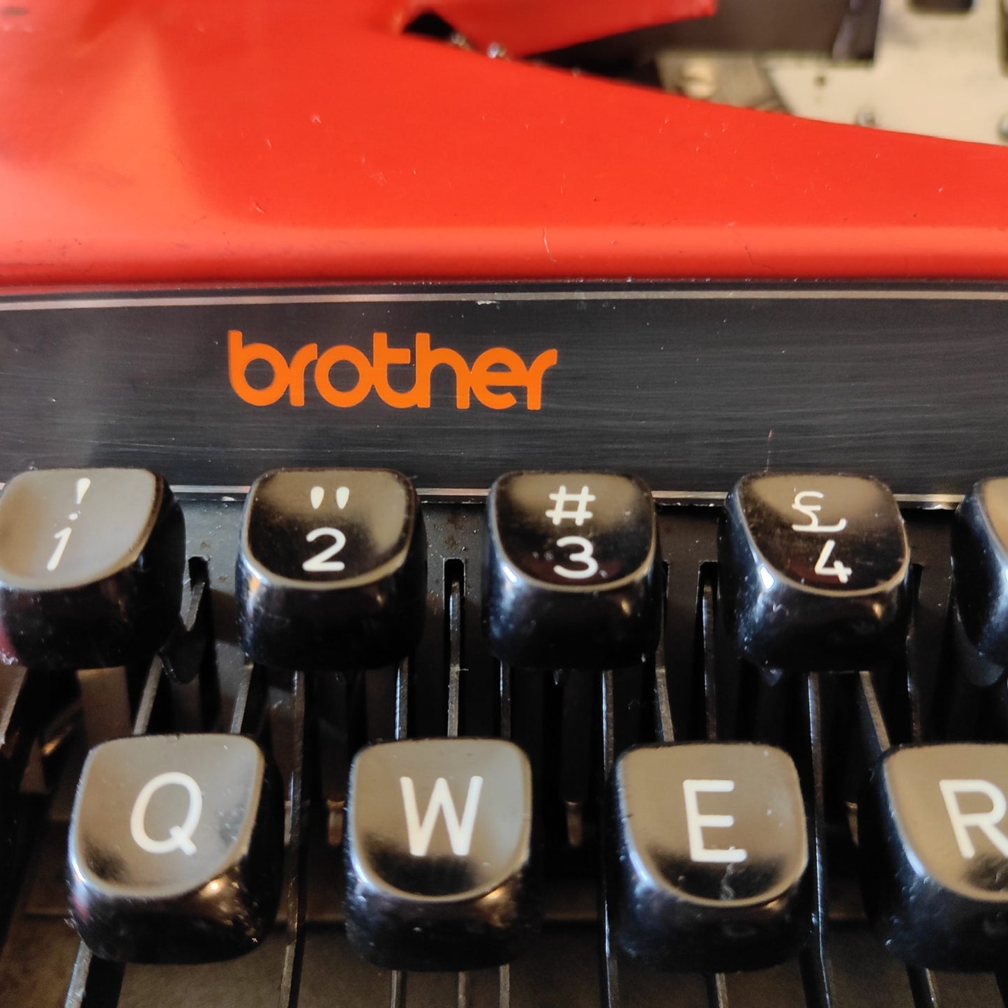 Image of Brother Deluxe 220 Typewriter. Available from universaltypewritercompany.in