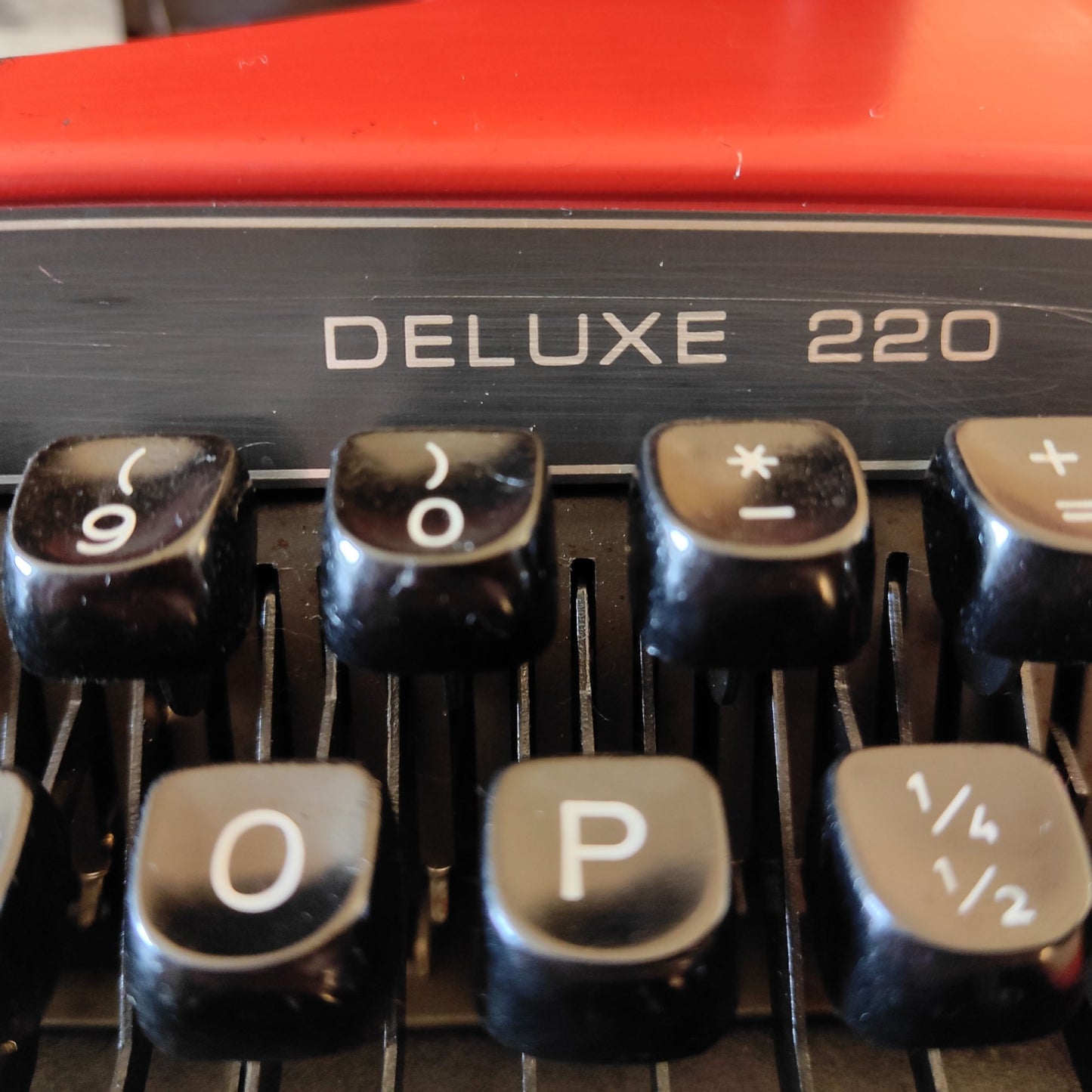 Image of Brother Deluxe 220 Typewriter. Available from universaltypewritercompany.in