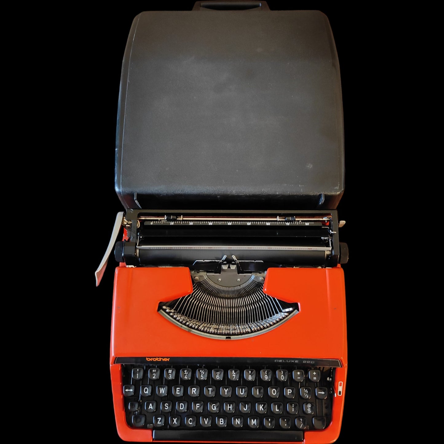 Image of Brother Deluxe 220 Typewriter. Available from universaltypewritercompany.in