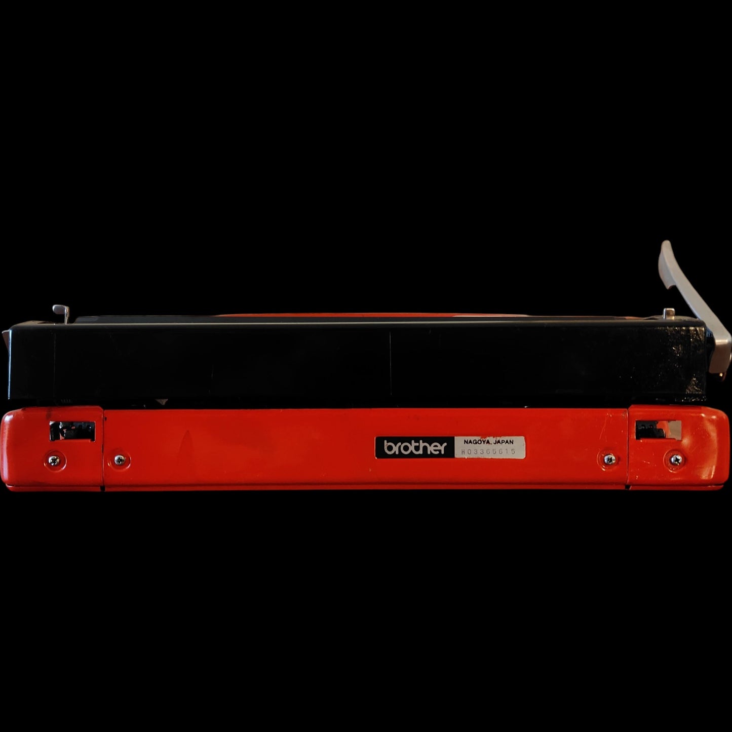 Image of Brother Deluxe 220 Typewriter. Available from universaltypewritercompany.in