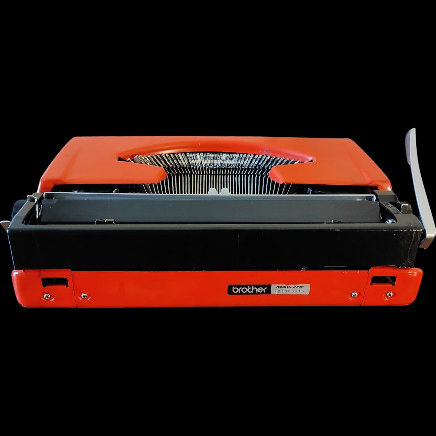 Image of Brother Deluxe 220 Typewriter. Available from universaltypewritercompany.in