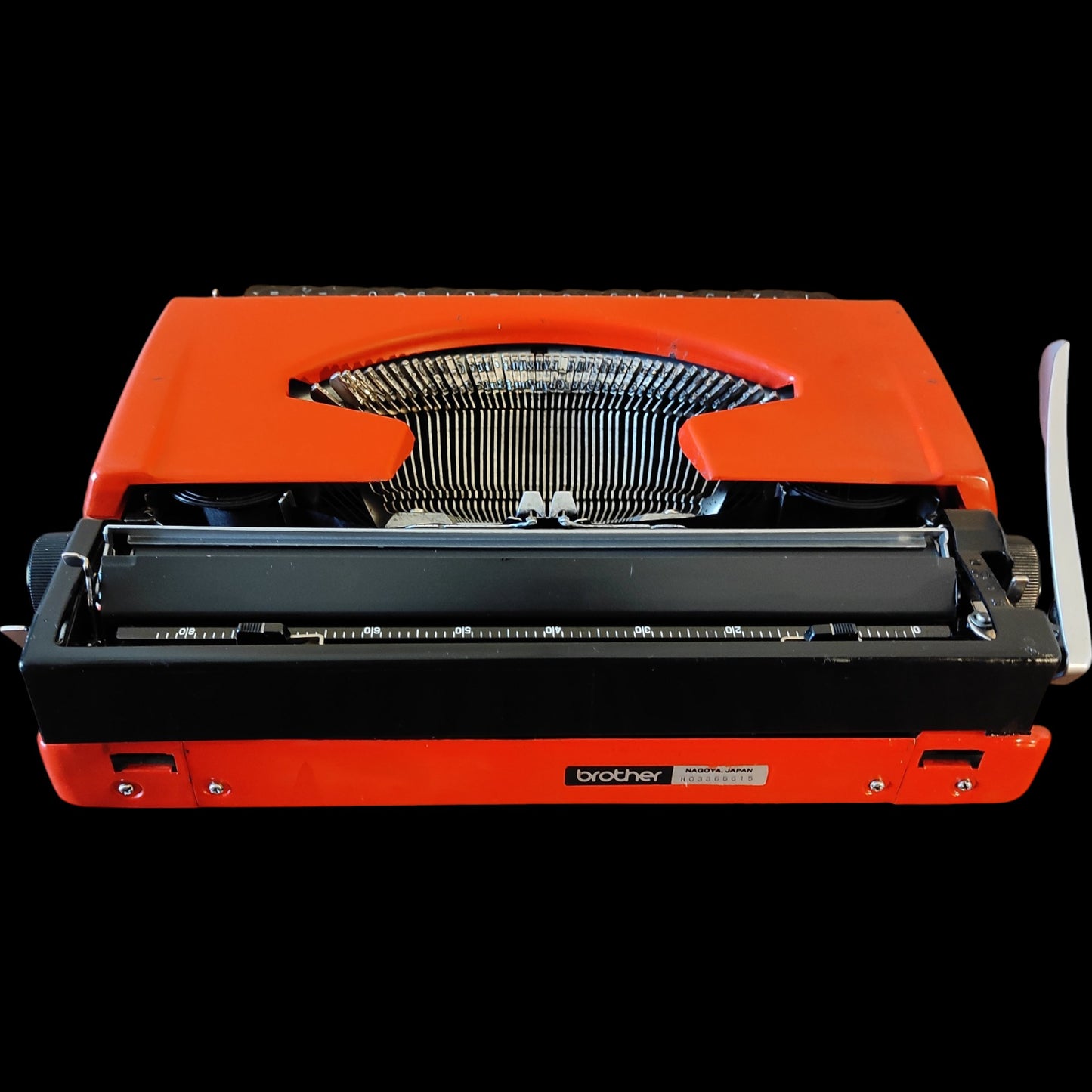 Image of Brother Deluxe 220 Typewriter. Available from universaltypewritercompany.in