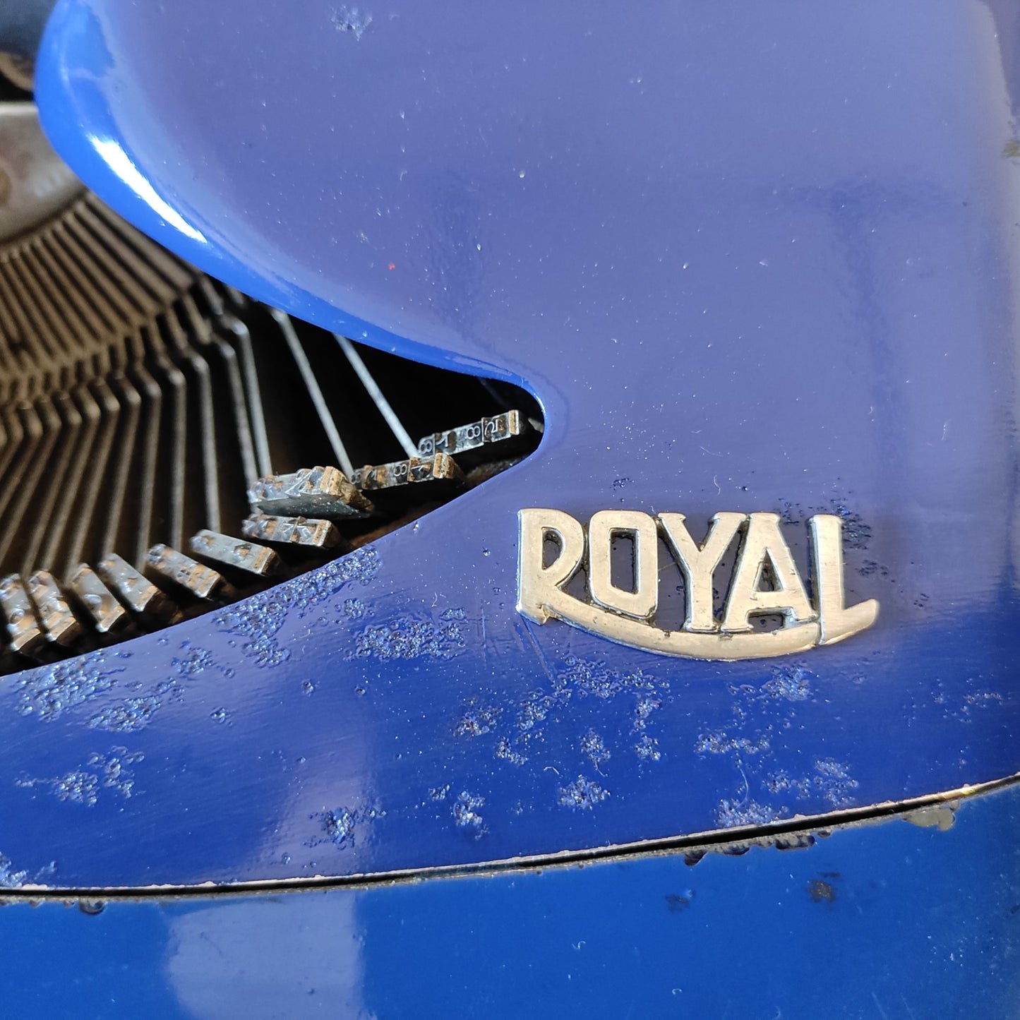 Image of Royal Royalite Typewriter. Available from universaltypewritercompany.in