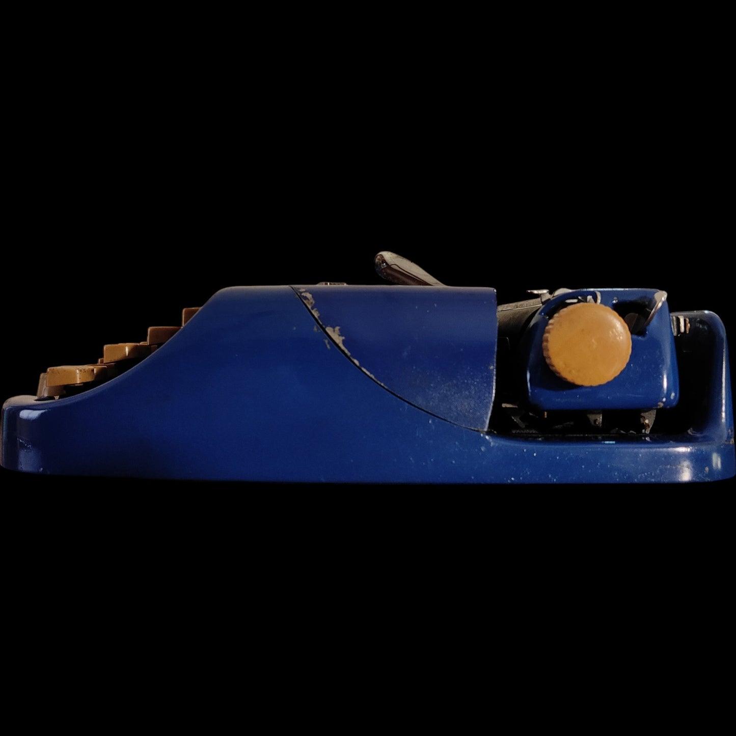 Image of Royal Royalite Typewriter. Available from universaltypewritercompany.in
