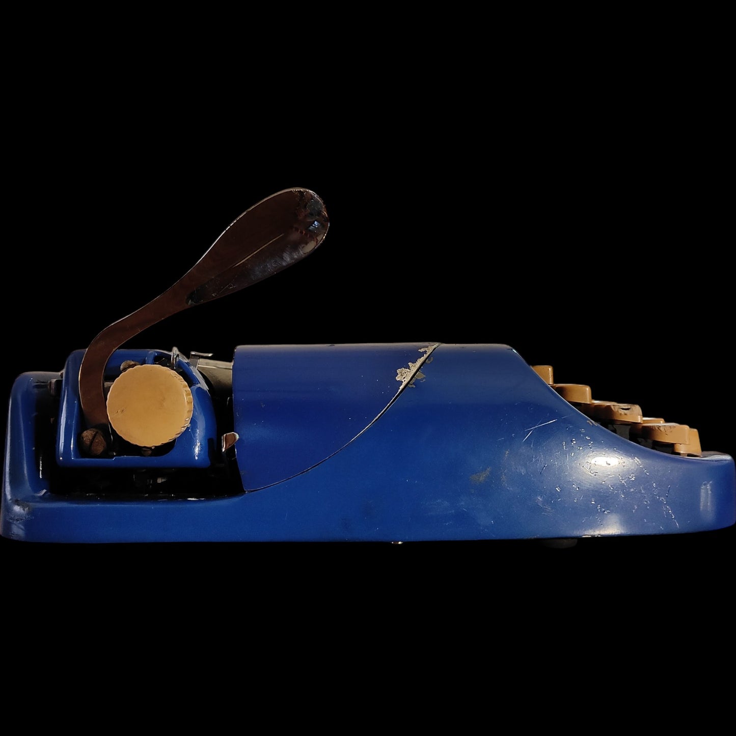Image of Royal Royalite Typewriter. Available from universaltypewritercompany.in