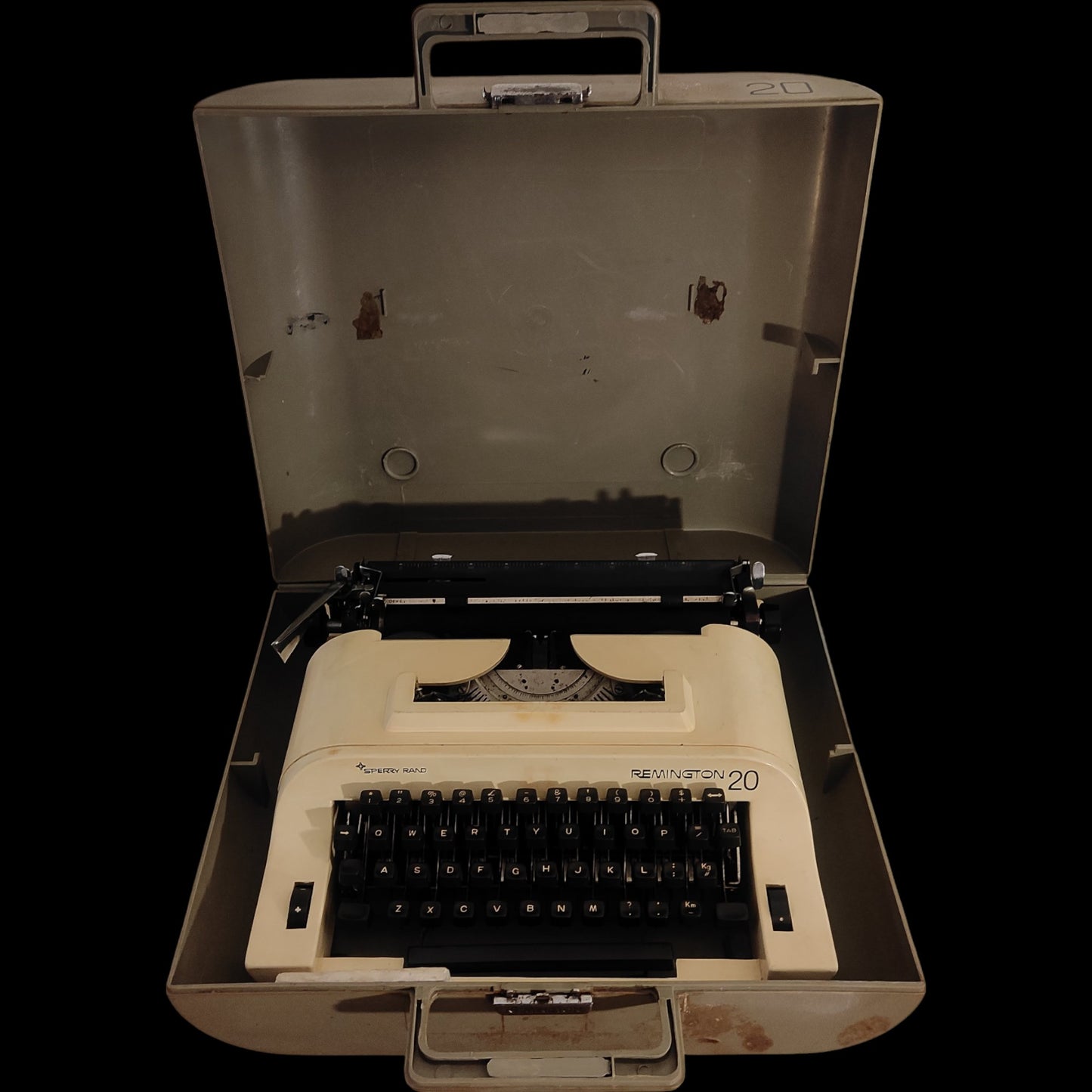 Image of Remington 20 Sperry Rand Typewriter. Available from universaltypewritercompany.in