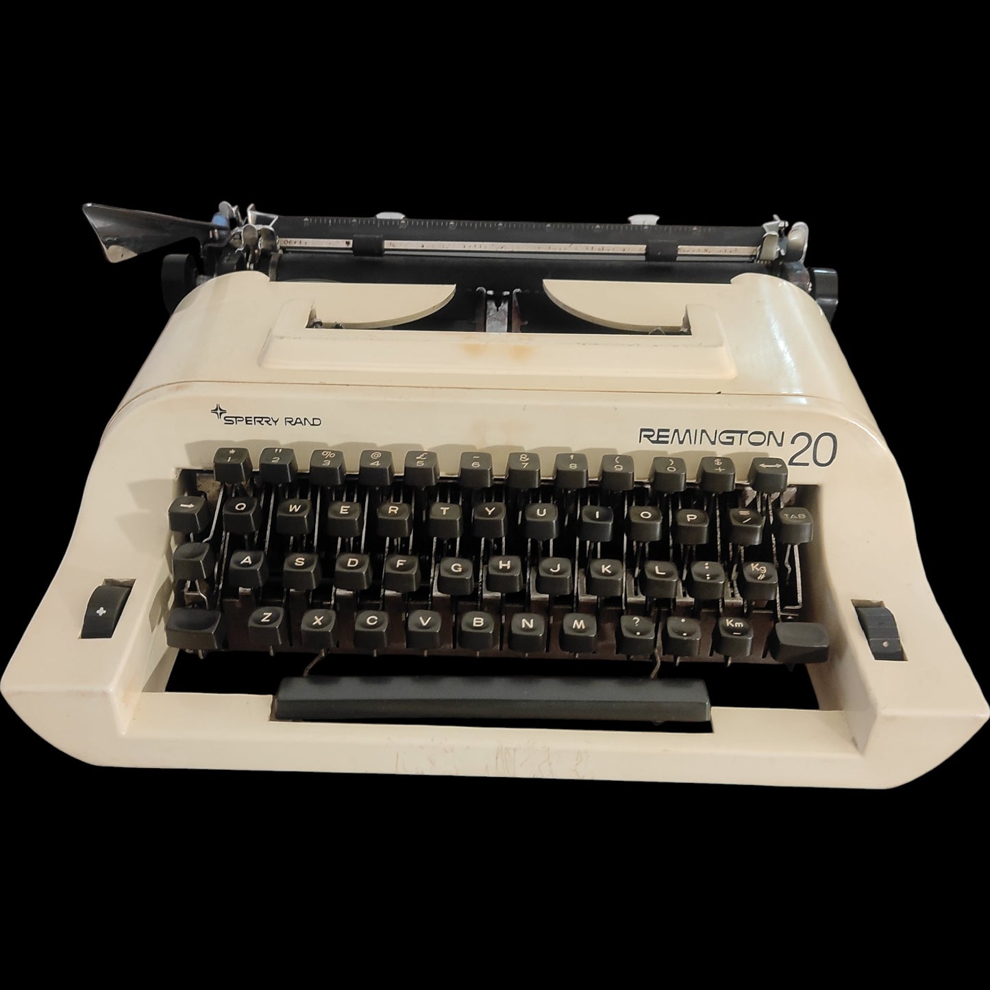 Image of Remington 20 Sperry Rand Typewriter. Available from universaltypewritercompany.in