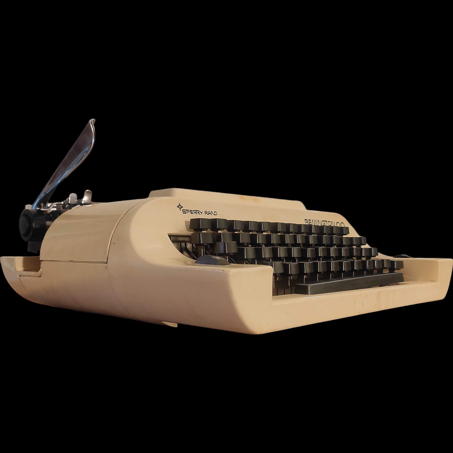 Image of Remington 20 Sperry Rand Typewriter. Available from universaltypewritercompany.in