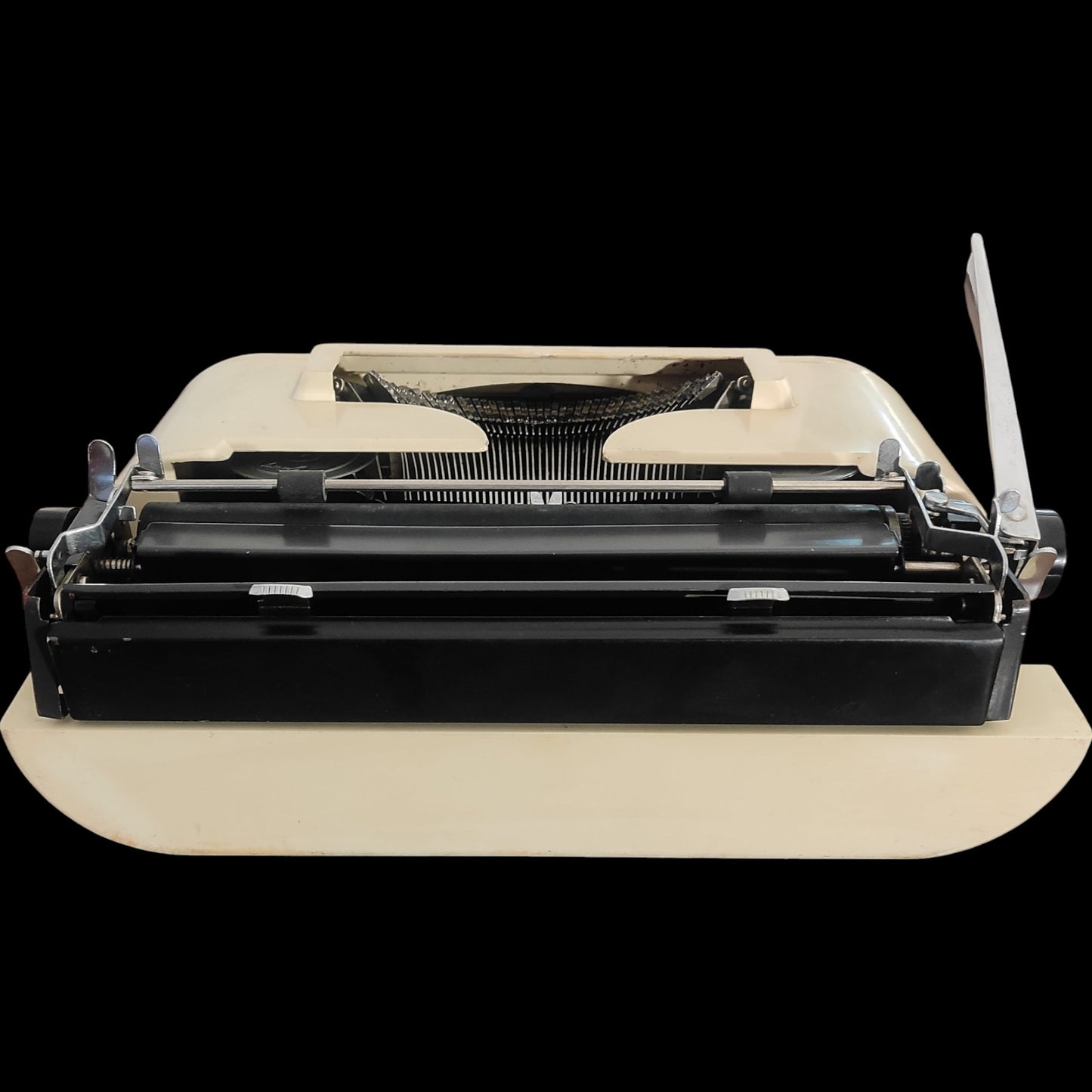 Image of Remington 20 Sperry Rand Typewriter. Available from universaltypewritercompany.in