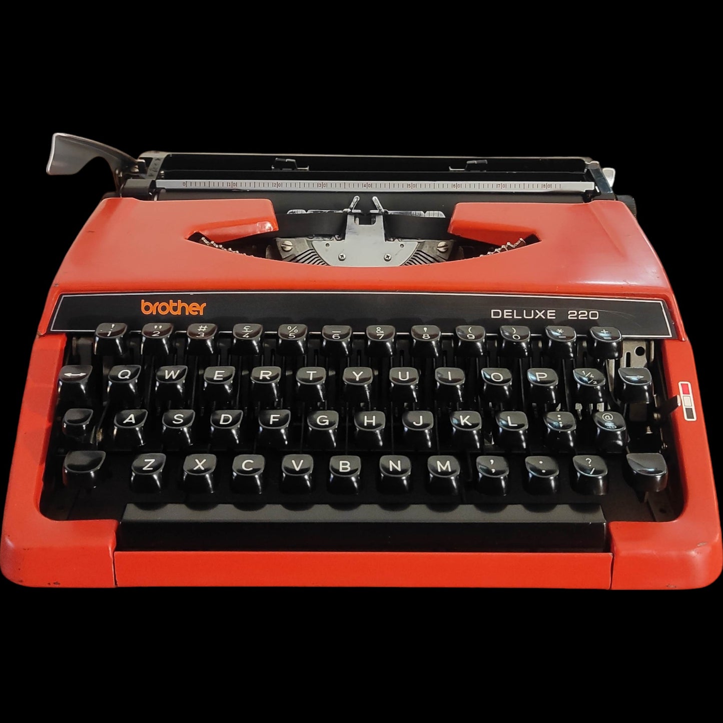 Image of Brother Deluxe 220 Typewriter. Available from universaltypewritercompany.in