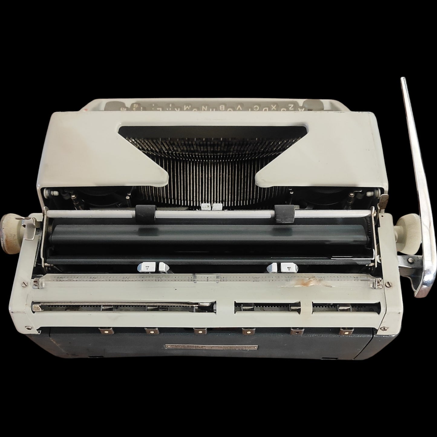 Image of Olympia SM7 Typewriter. Available from universaltypewritercompany.in