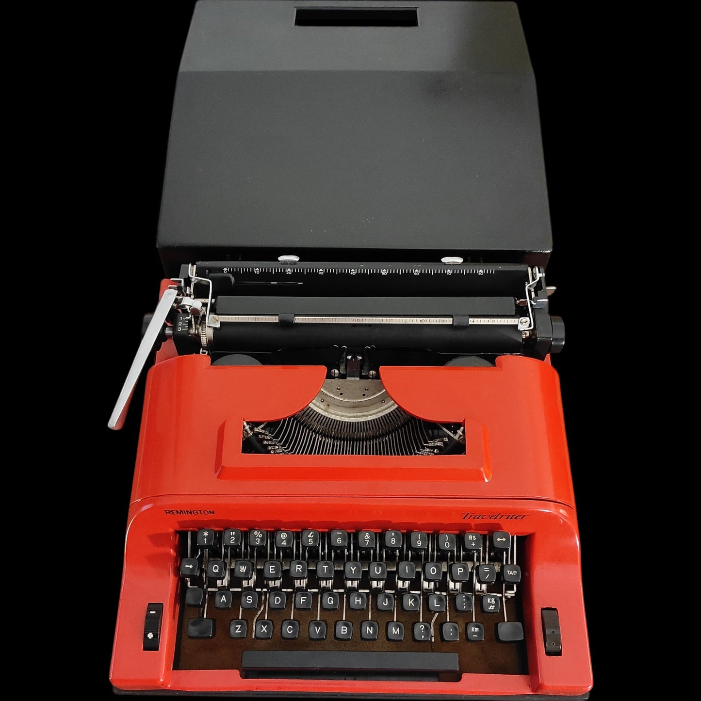 Image of Remington Travel-Riter Typewriter. Available from universaltypewritercompany.in