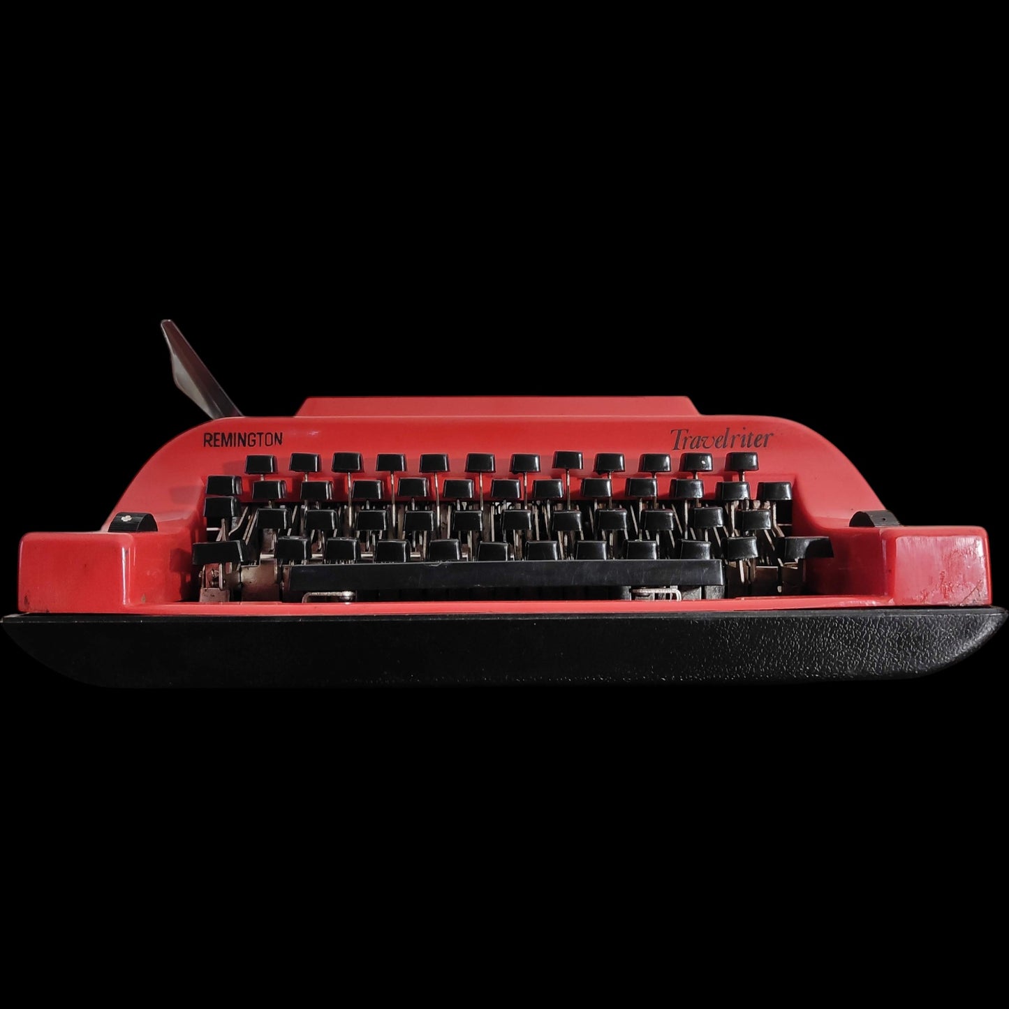 Image of Remington Travel-Riter Typewriter. Available from universaltypewritercompany.in