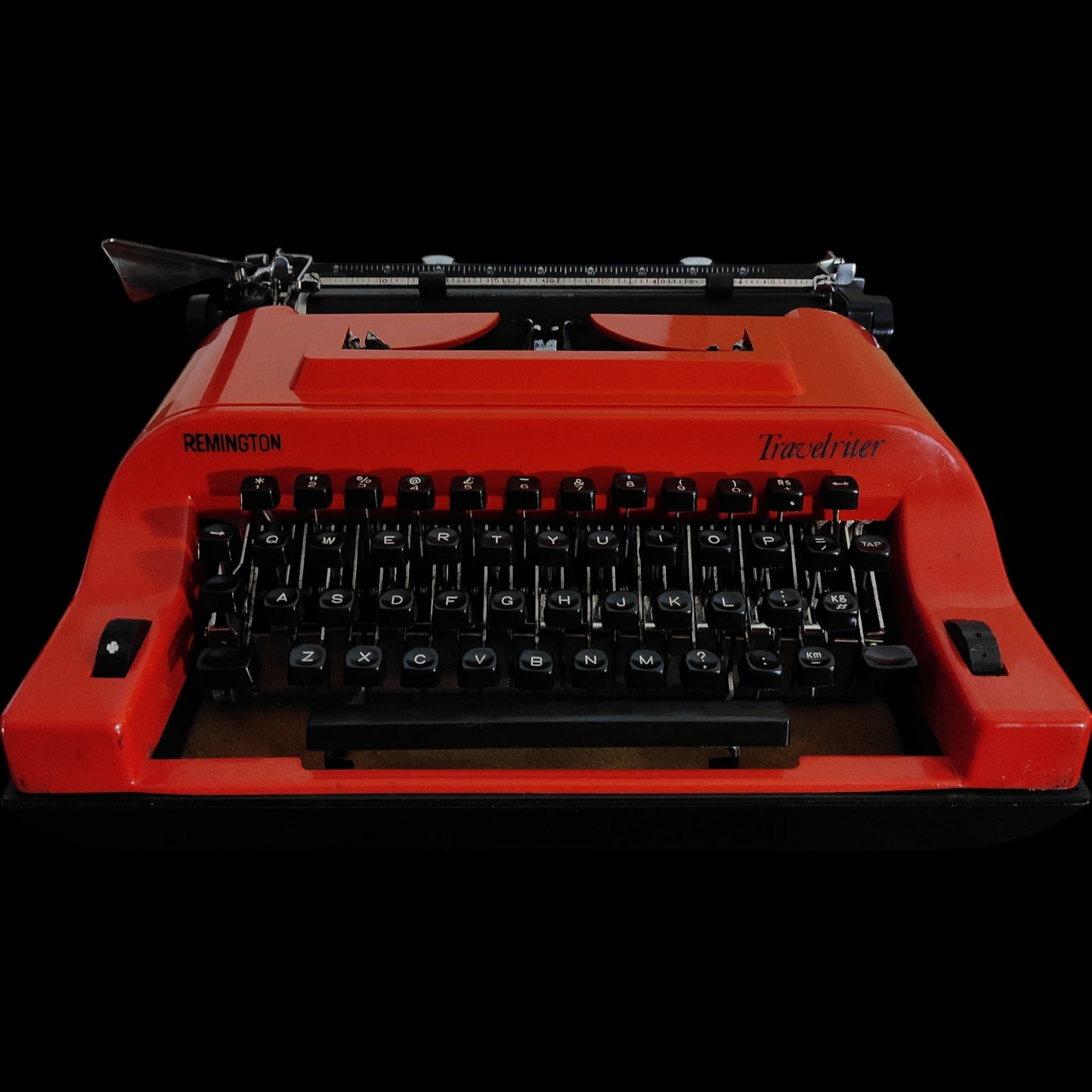 Image of Remington Travel-Riter Typewriter. Available from universaltypewritercompany.in