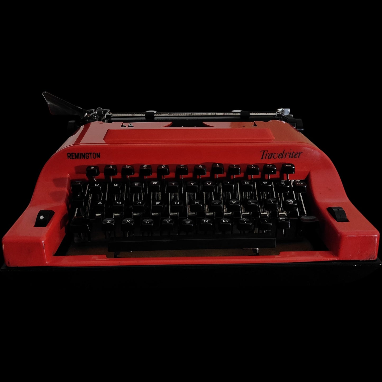 Image of Remington Travel-Riter Typewriter. Available from universaltypewritercompany.in