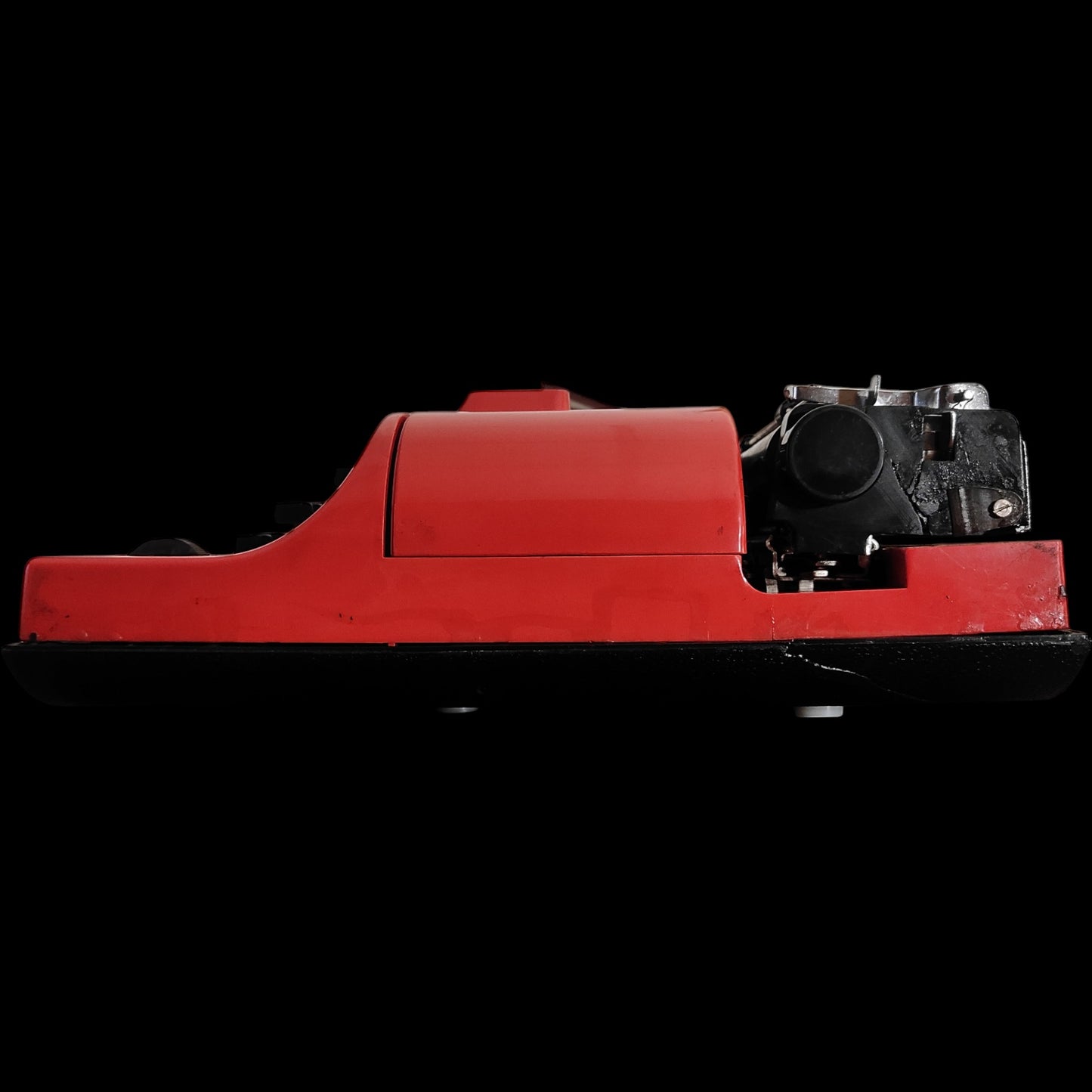 Image of Remington Travel-Riter Typewriter. Available from universaltypewritercompany.in