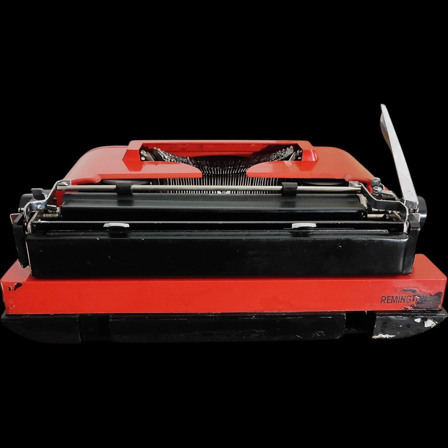 Image of Remington Travel-Riter Typewriter. Available from universaltypewritercompany.in