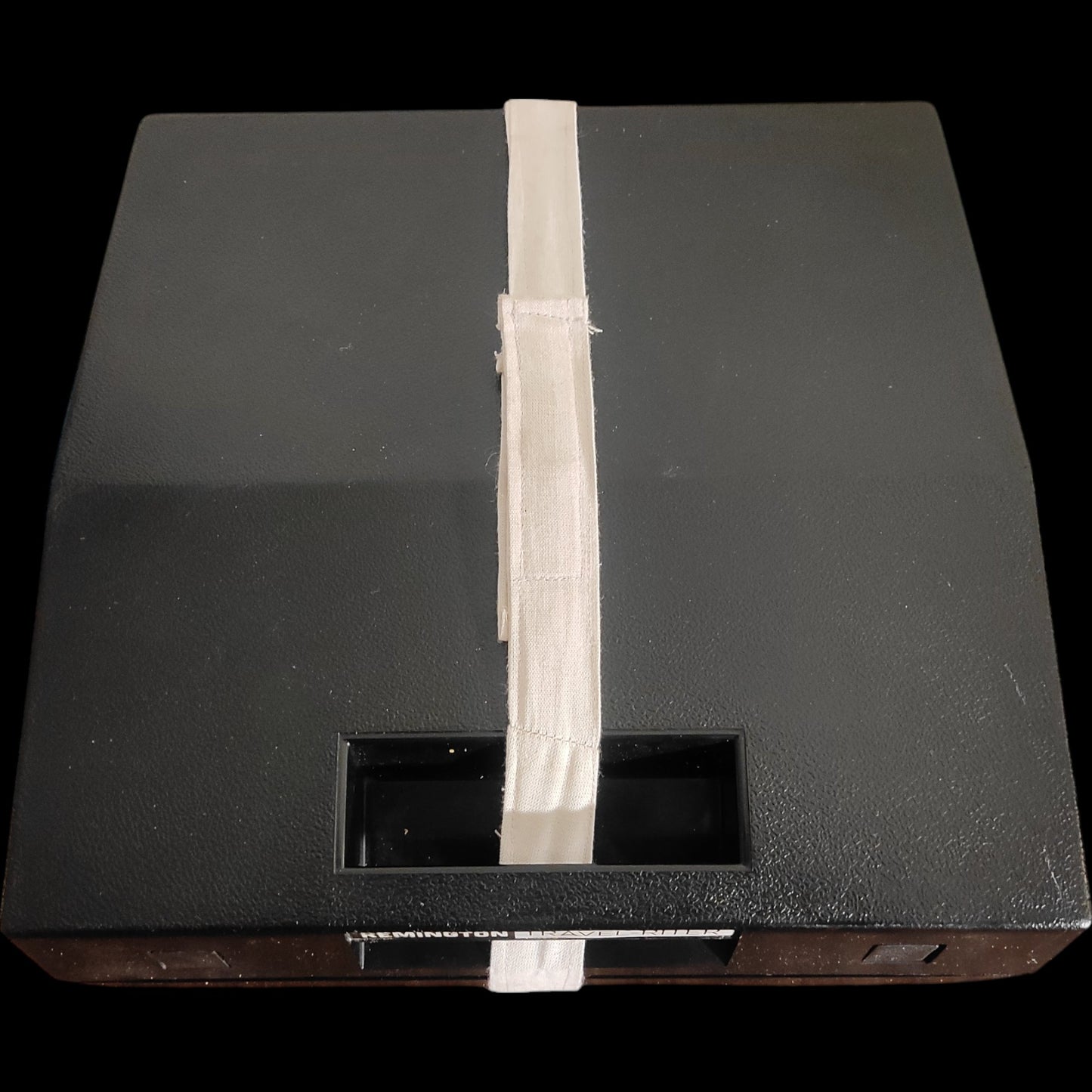 Image of Remington Travel-Riter Typewriter. Available from universaltypewritercompany.in