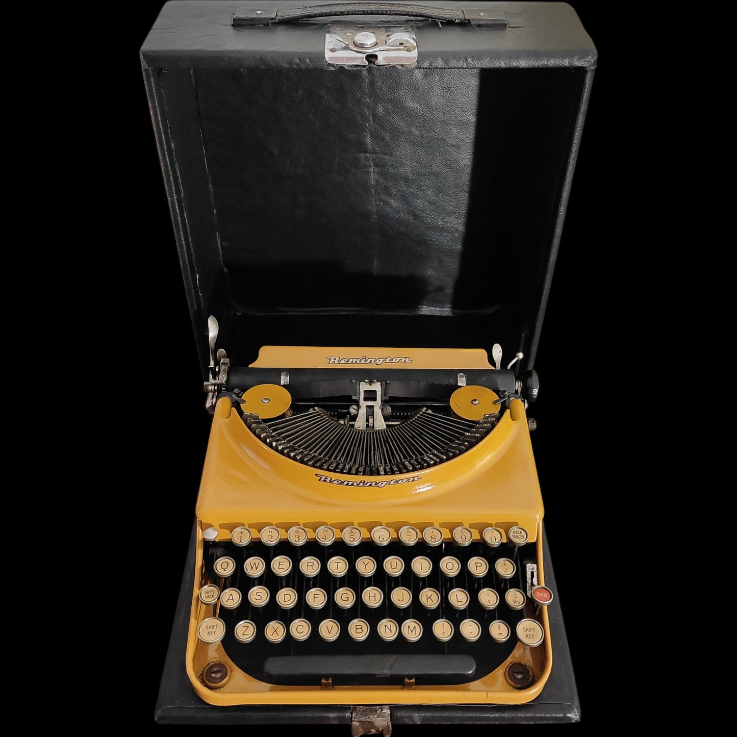 Image of Remington 4 Model Typewriter. Available from universaltypewritercompany.in