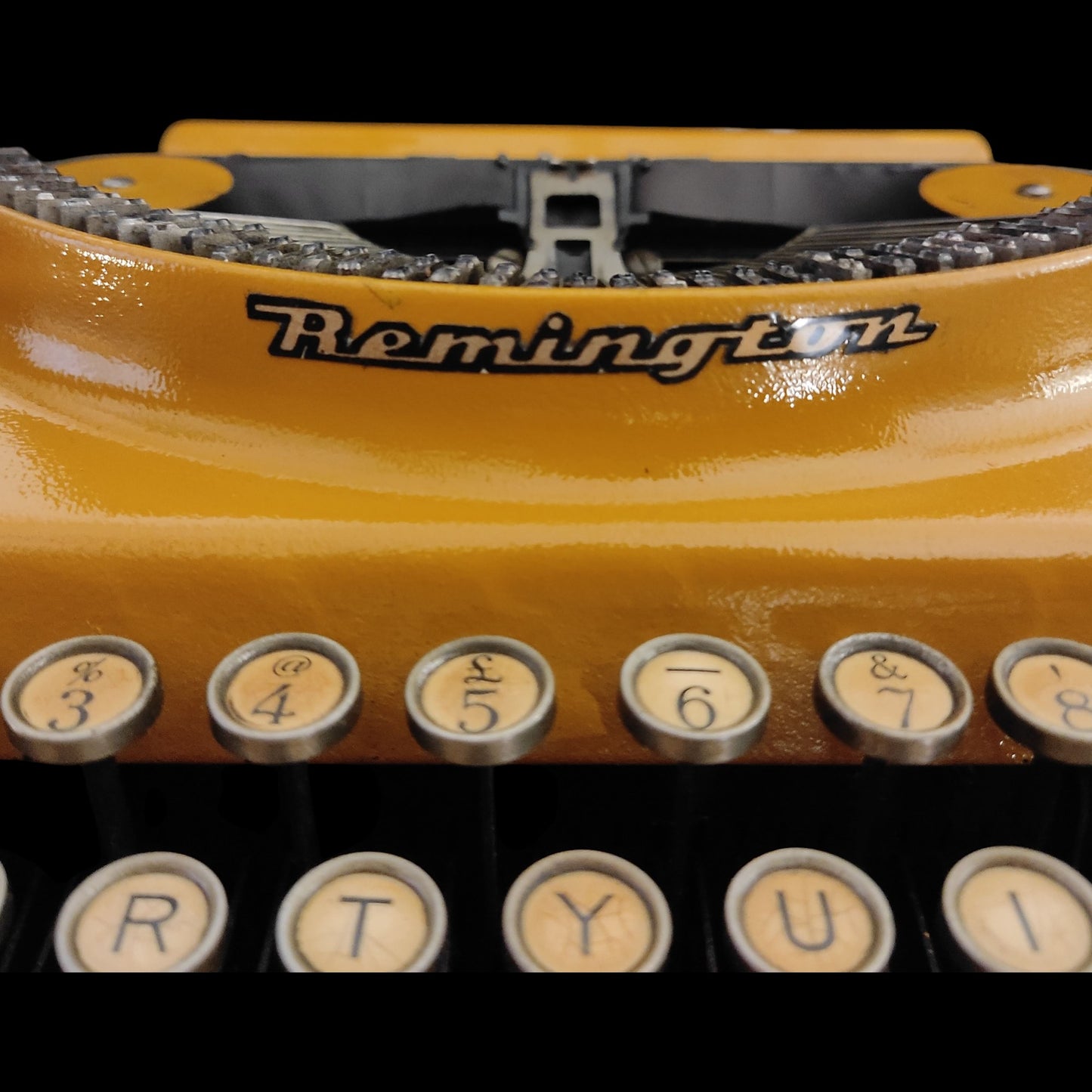 Image of Remington 4 Model Typewriter. Available from universaltypewritercompany.in