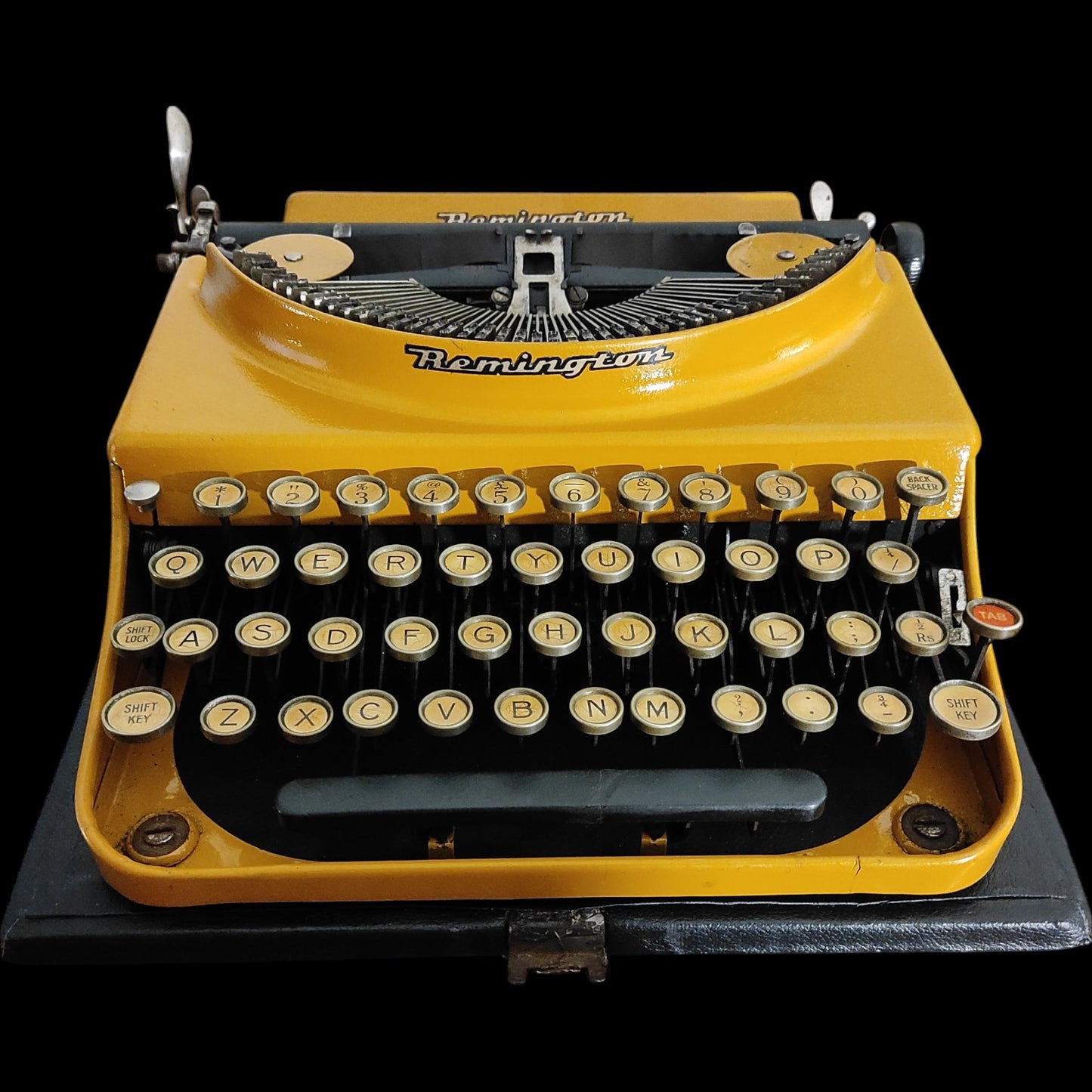 Image of Remington 4 Model Typewriter. Available from universaltypewritercompany.in