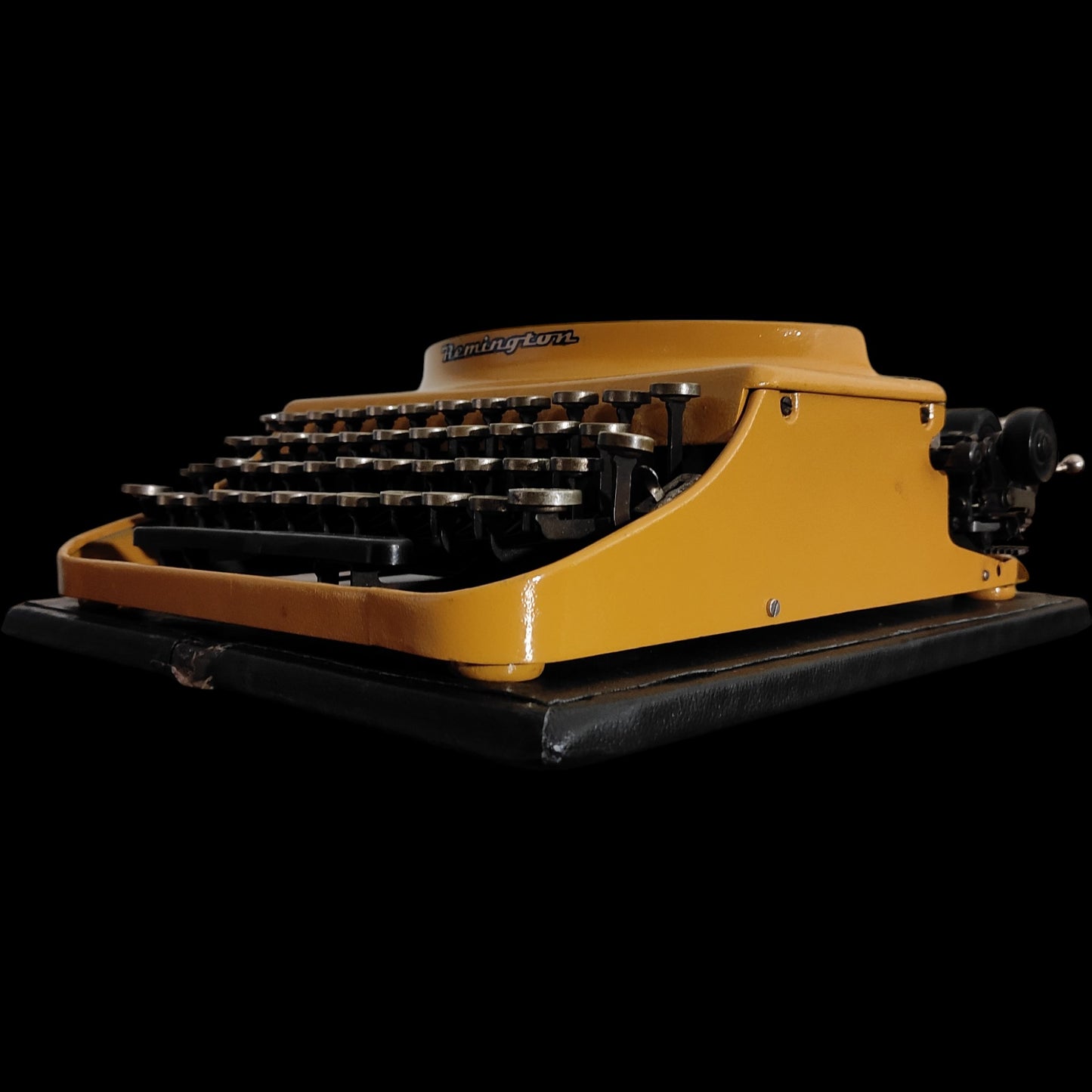 Image of Remington 4 Model Typewriter. Available from universaltypewritercompany.in