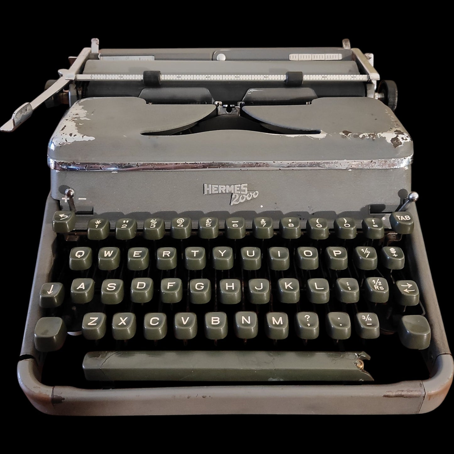 Image of Hermes 2000 Typewriter. Available from universaltypewritercompany.in