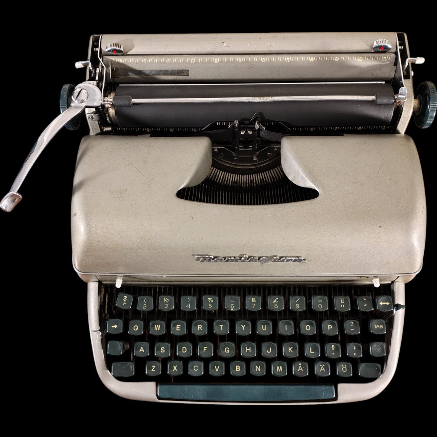 Image of Remington Personal Portable Typewriter. Available from universaltypewritercompany.in
