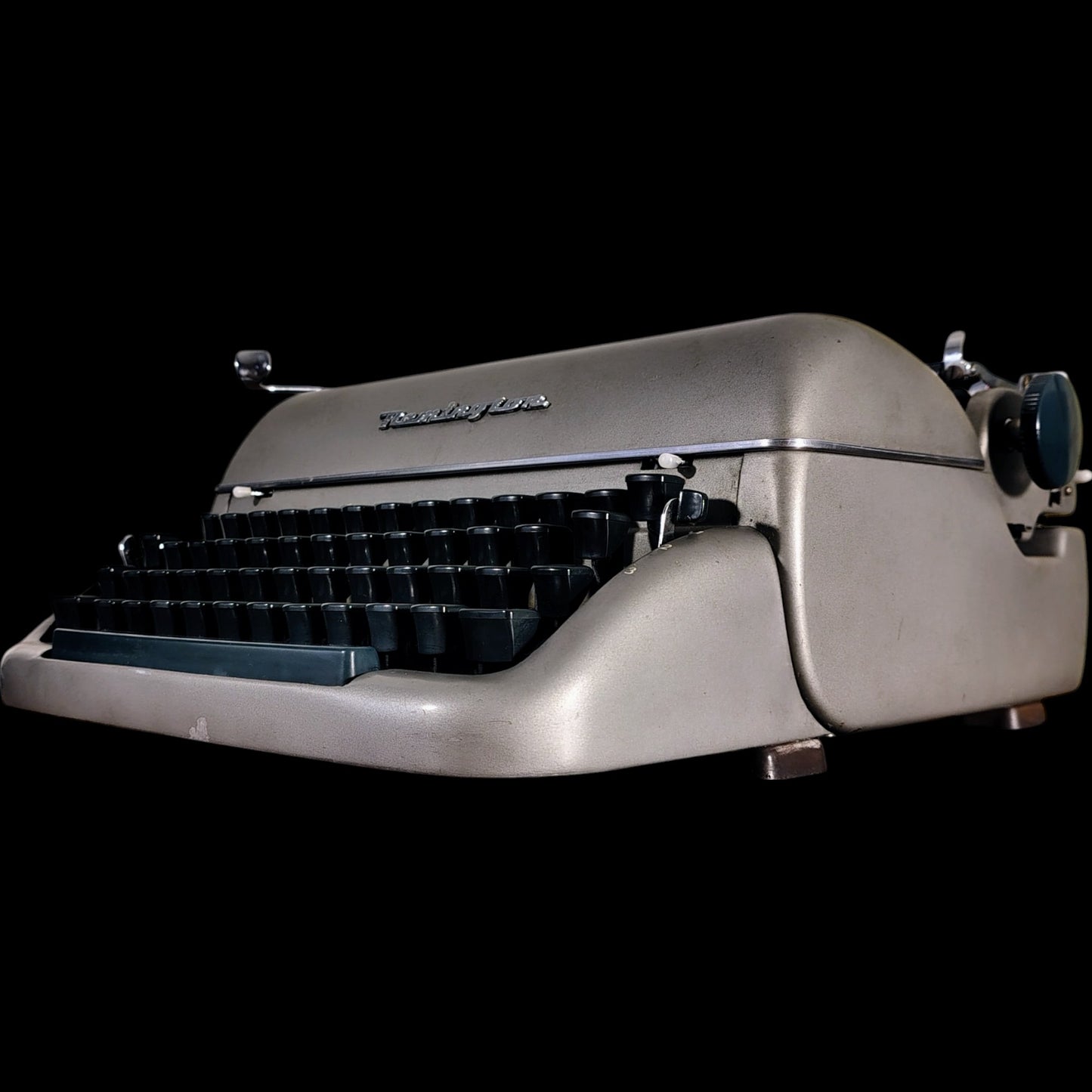 Image of Remington Personal Portable Typewriter. Available from universaltypewritercompany.in