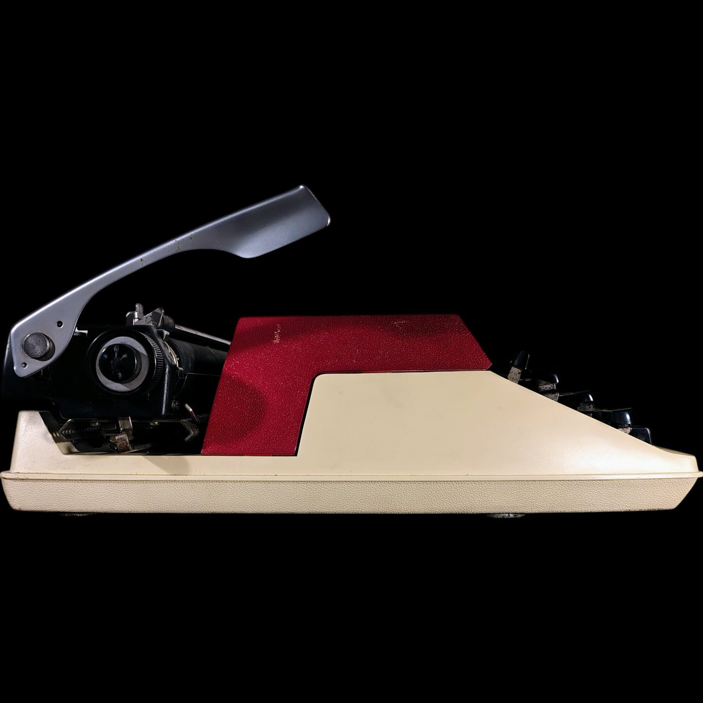 Image of Sears Portable Typewriter. Available from universaltypewritercompany.in