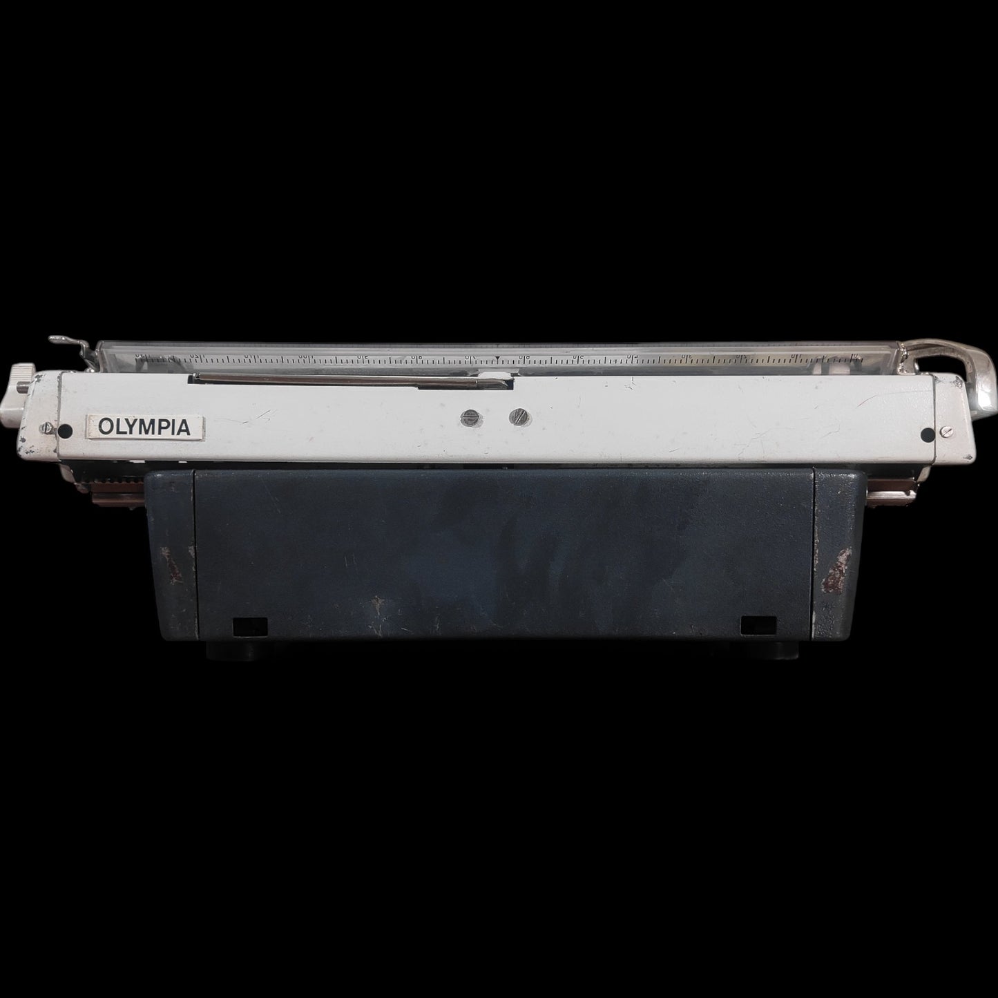 Image of Olympia SM9 Typewriter. Available from universaltypewritercompany.in